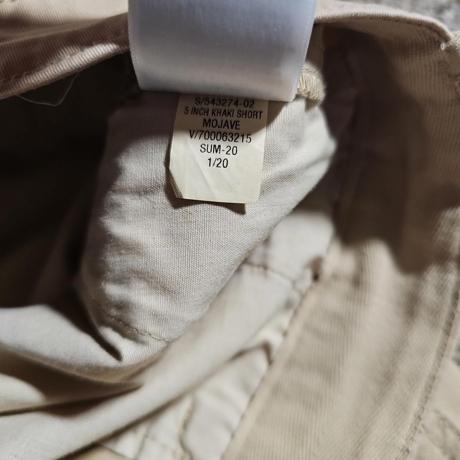Gap GAP sz 8 5" Cuffed Khaki Shorts Size 30" / US 8 / IT 44 - 5 Thumbnail