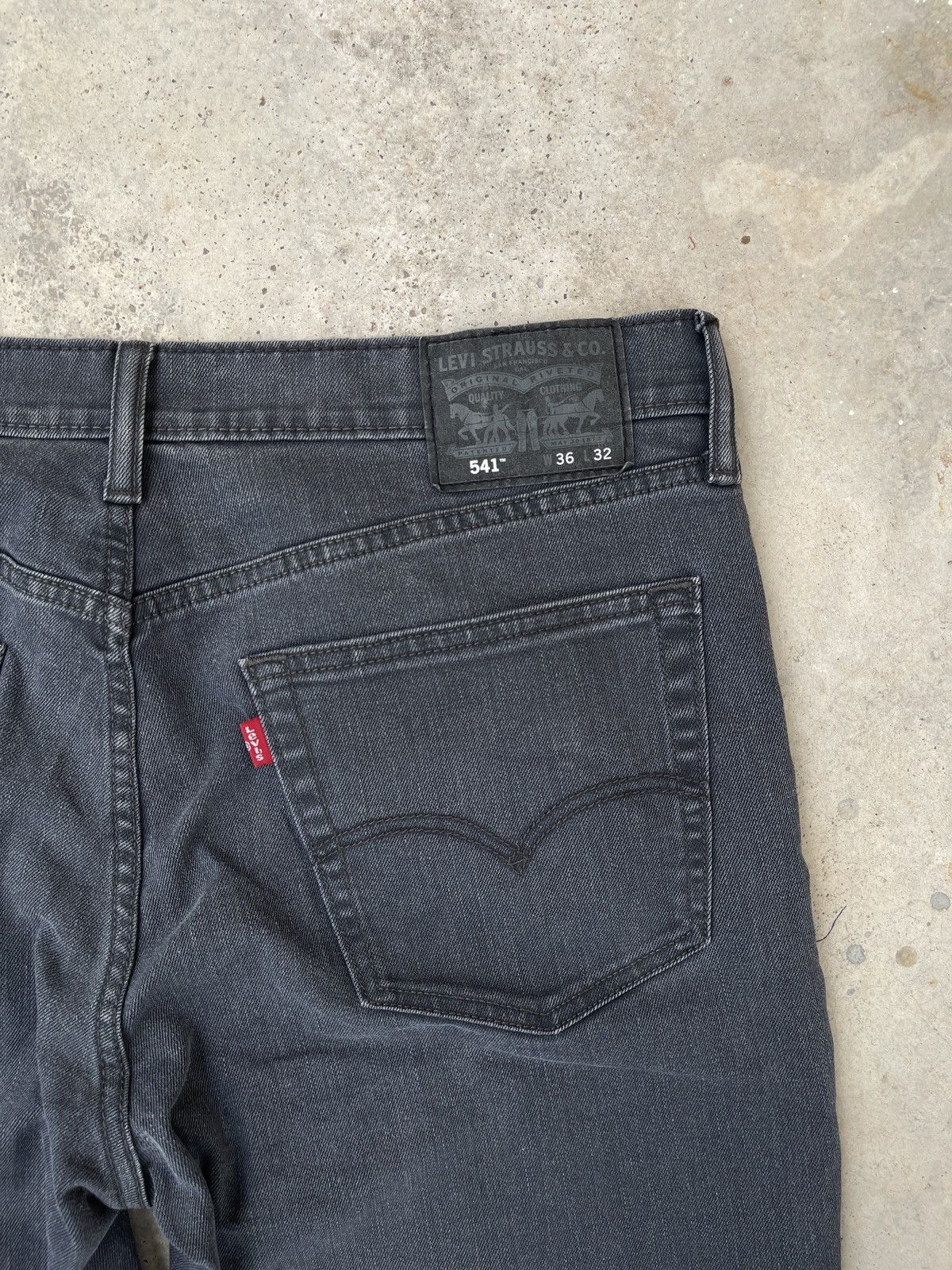 Levi's × Vintage Vintage 90s Levis 541 Faded Black Jeans Size US 38 / EU 54 - 7 Thumbnail