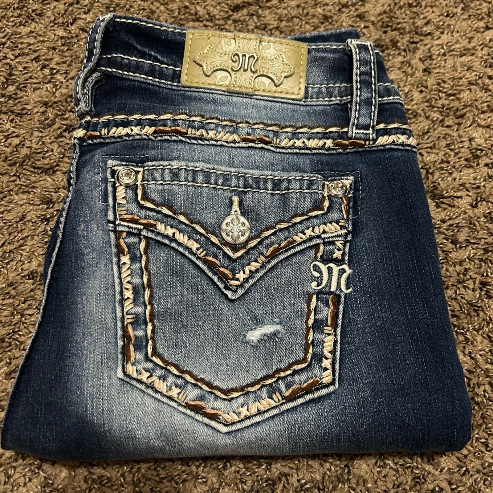 Miss Me Miss Me Women’s Mid Rise Straight Jeans size 30W x 33L Size 30" / US 8 / IT 44 - 8 Thumbnail