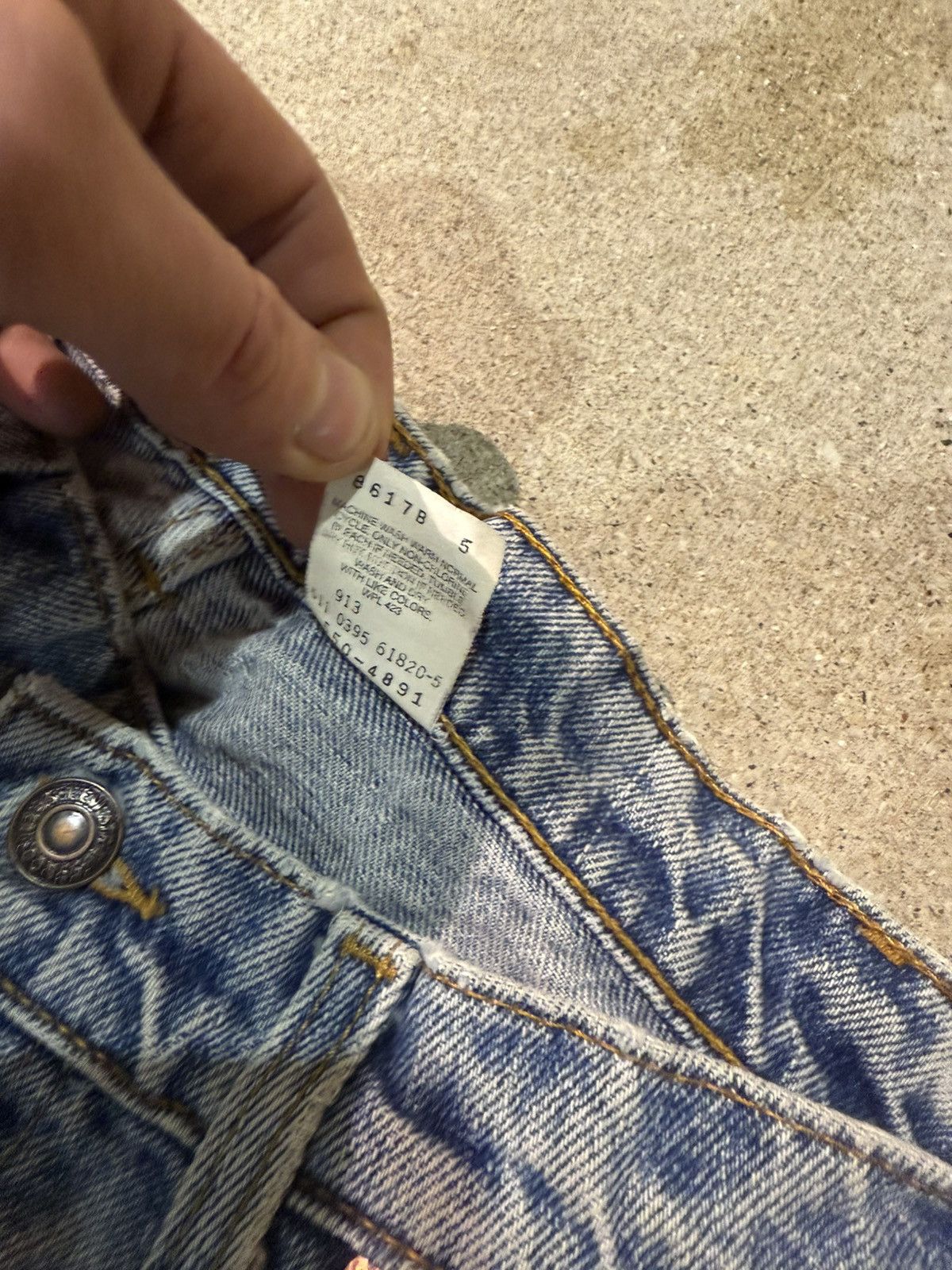 Levi's Vintage Levi’s 550 Relaxed Fit Tapered Jeans W33 L30 USA Size US 33 - 4 Thumbnail