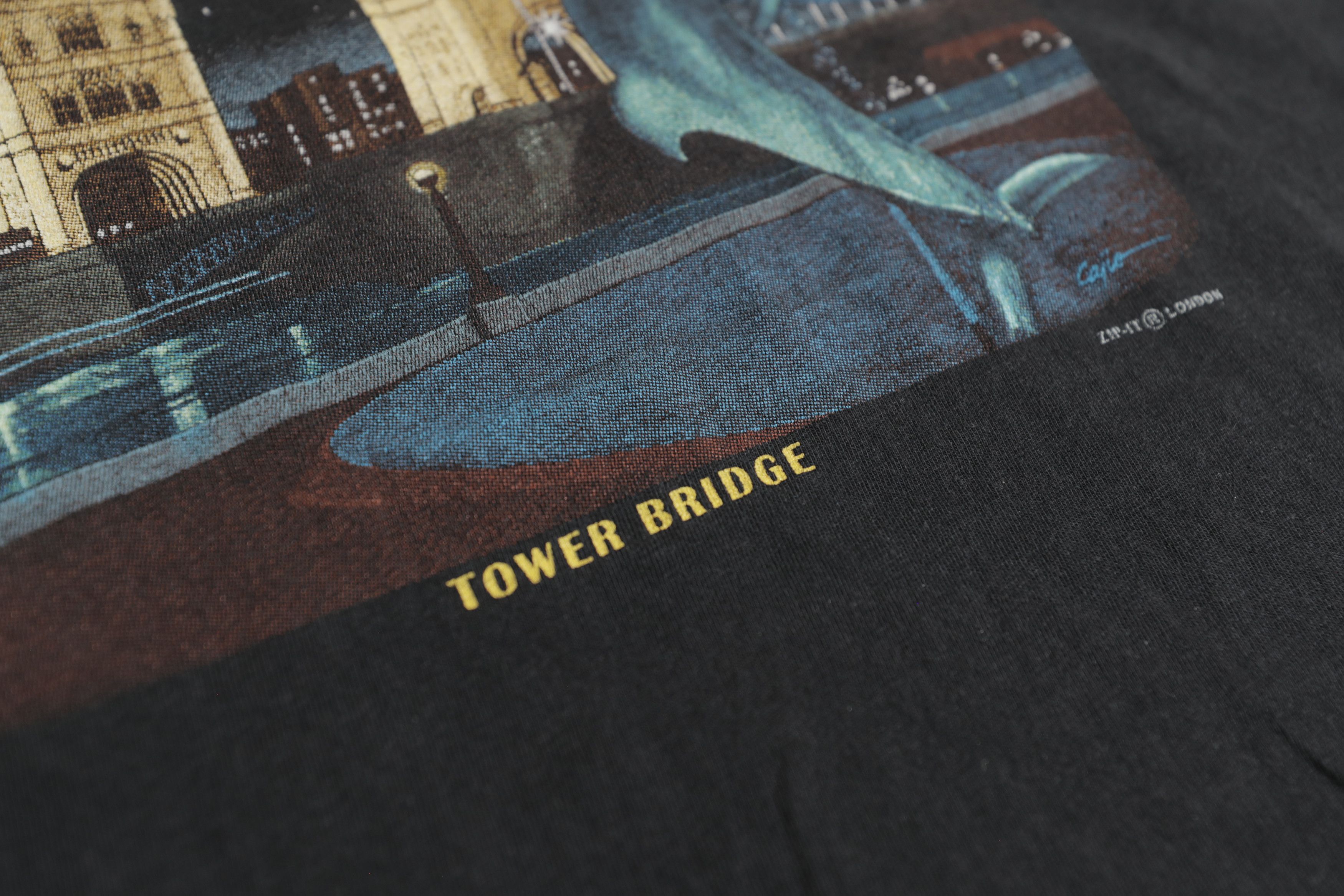 Other Zip-It London Tower Bridge Shirt (M) Size US M / EU 48-50 / 2 - 5 Thumbnail