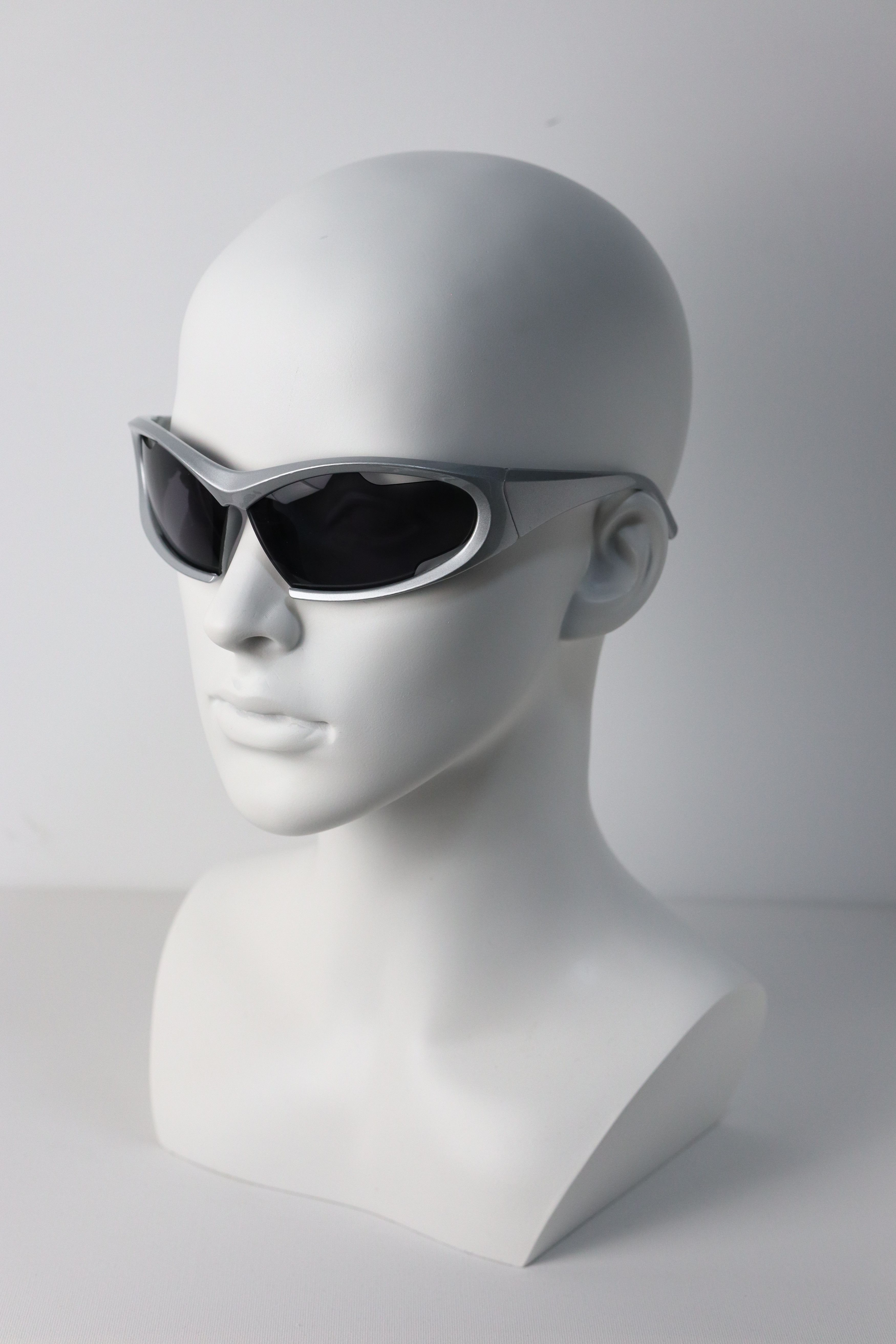 Japanese Brand Y2k Avant Garde Futuristic Silver Sunglasses Unisex OS Size ONE SIZE - 3 Thumbnail