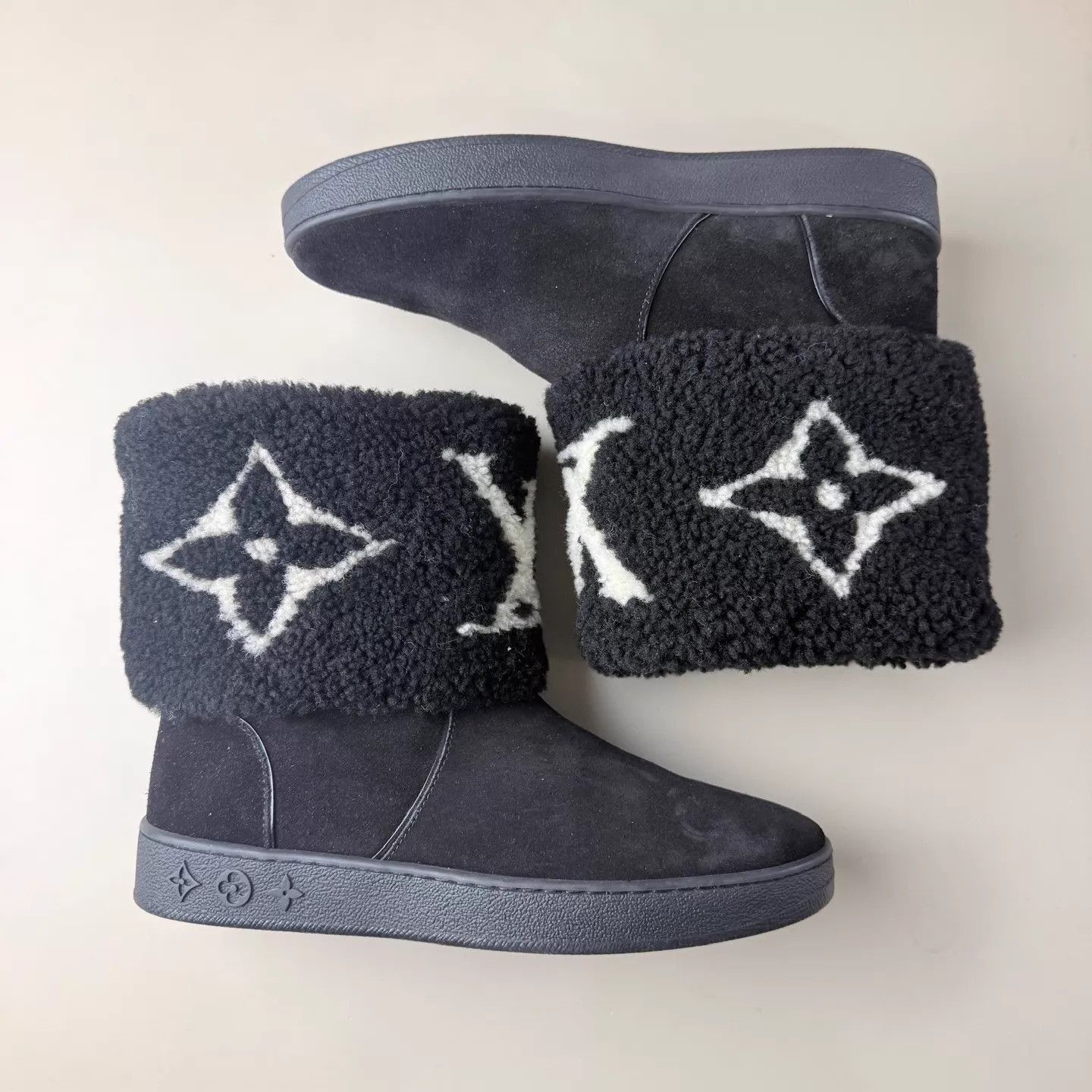 Louis Vuitton Louis Vuitton b&w teddy monogram short boots 35 99 new Size US 4.5 / IT 34.5 - 4 Thumbnail