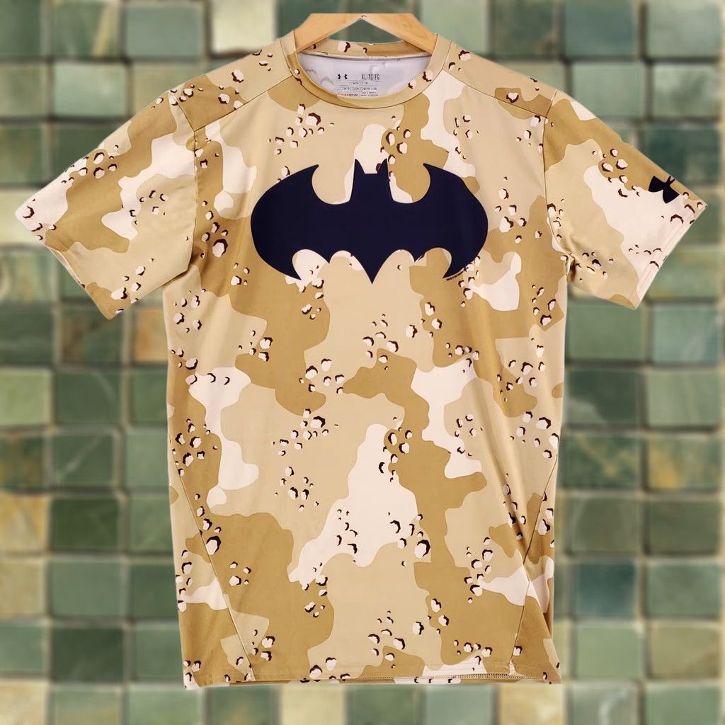 Under Armour Under Armour Heatgear Compression Shirt Batman Chocolate Chip Camo Mens XL Shirt Size US XL / EU 56 / 4 - 1 Thumbnail