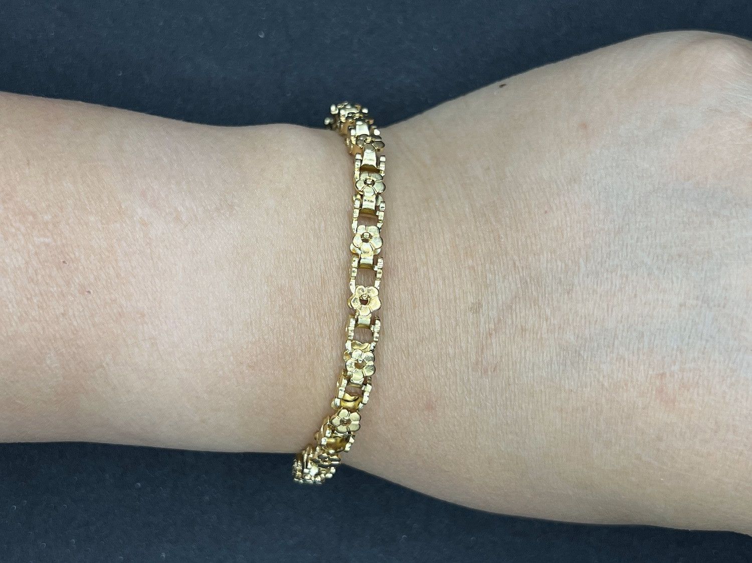 Other Flower Stainless Steel Gold Chain Bracelet Size ONE SIZE - 3 Thumbnail