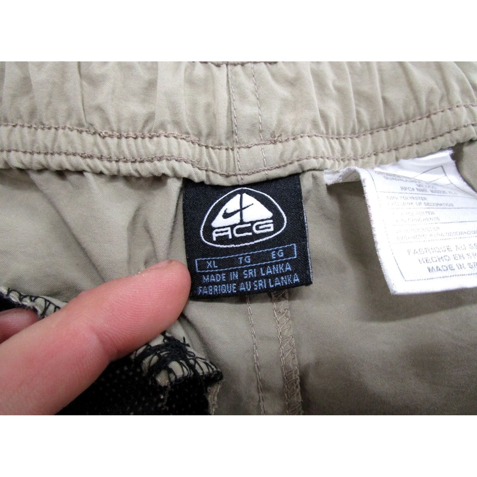 Nike ACG VINTAGE Nike ACG Cargo Shorts Mens XL Belted Elastic Waist Beige Cotton 90s 00s Cargo Pocket Mens Size US 36 / EU 52 - 4 Thumbnail
