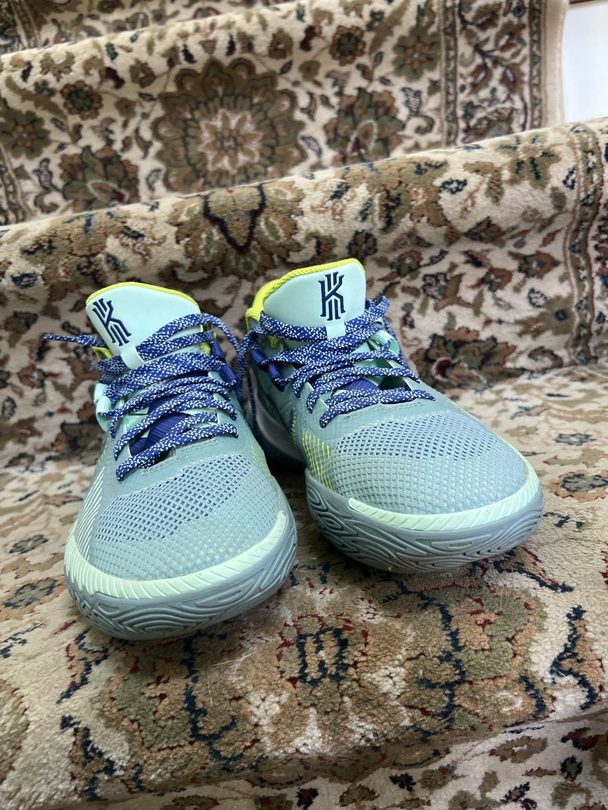 Nike Rare Kyrie 5 Size US 7.5 / EU 40-41 - 4 Thumbnail