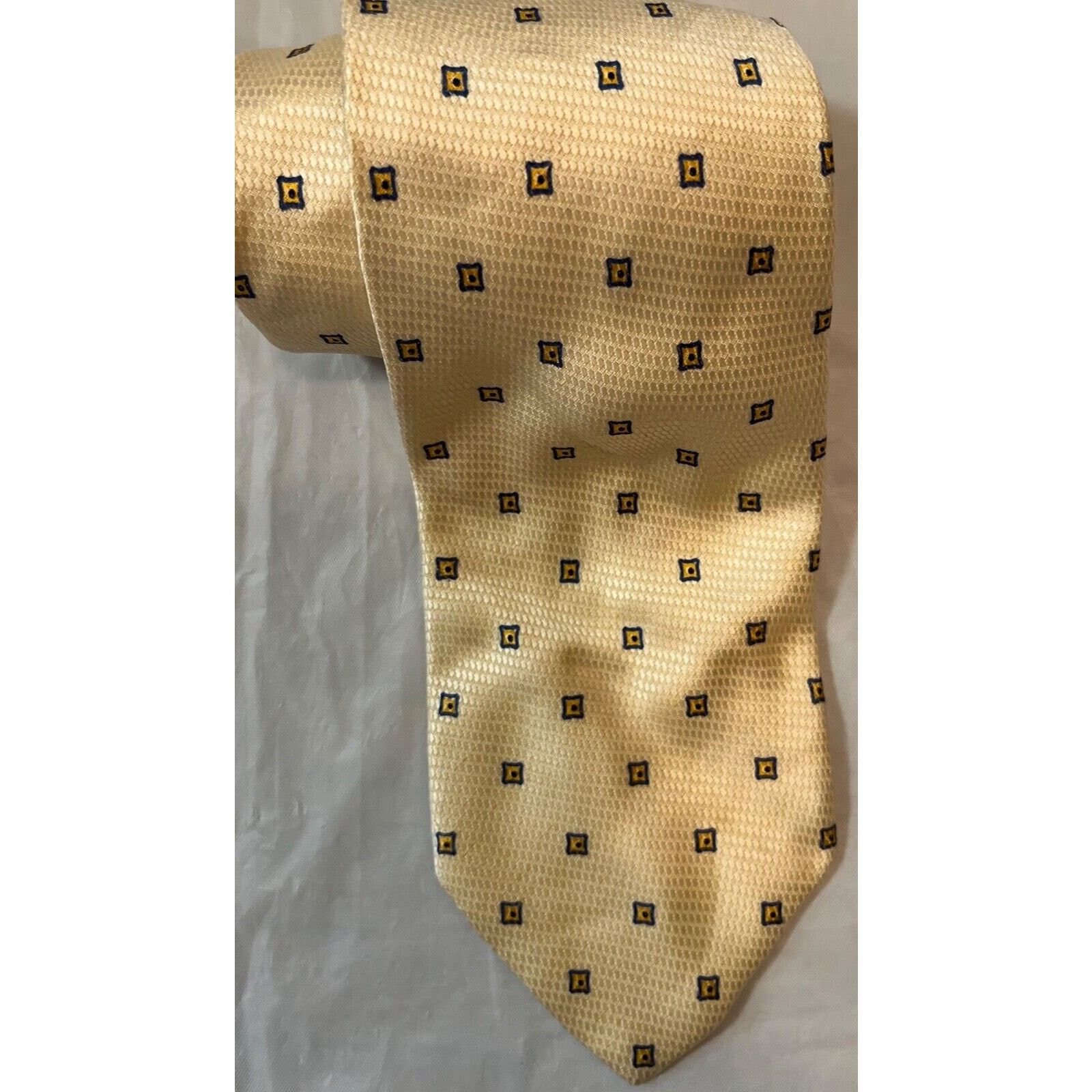 Brioni Brioni Tie ~ Necktie ~ Light Yellow ~ Silk & Linen Size ONE SIZE - 2 Thumbnail