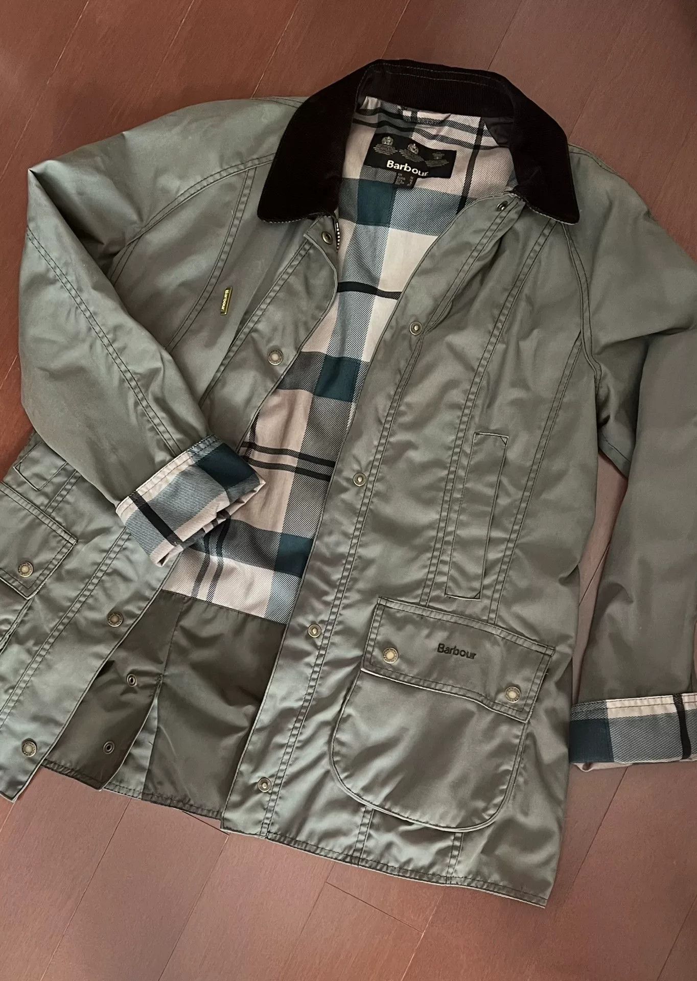 Barbour Barbour Beadnell Women's Waxed Jacket Size S / US 4 / IT 40 - 1 Thumbnail