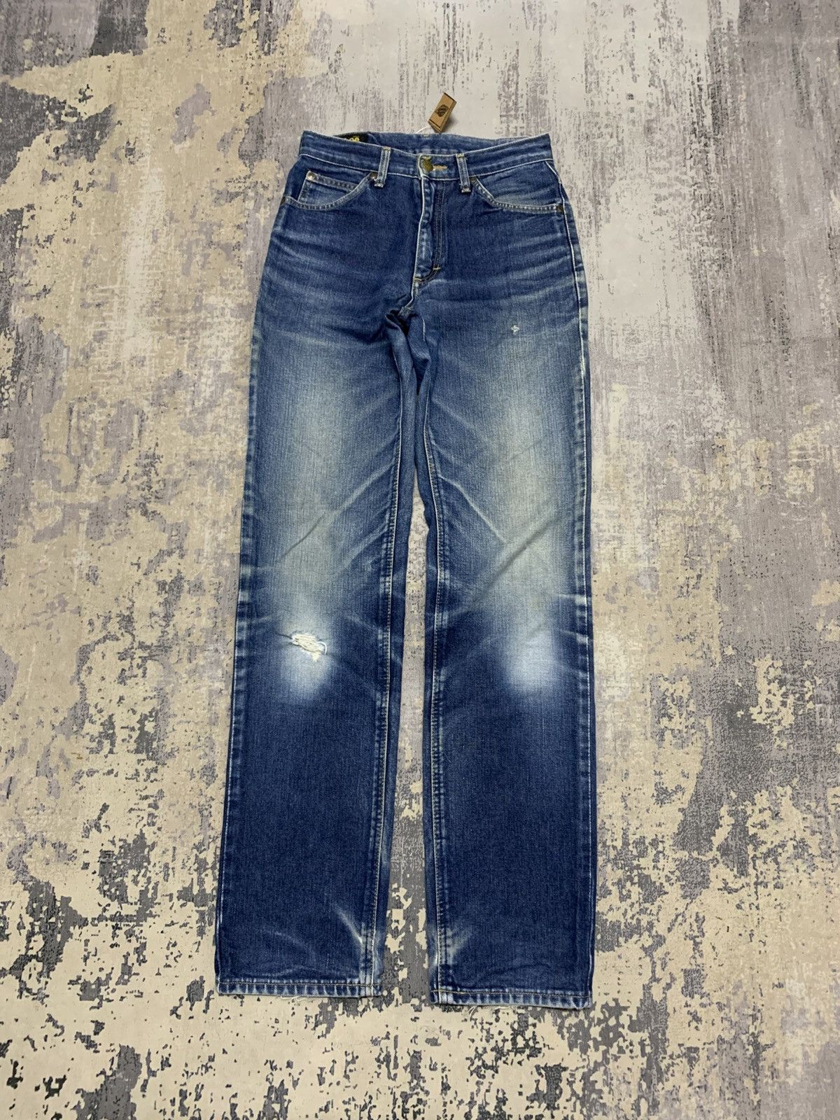 Japanese Brand Vintage Lee Distressed Faded Blue Straight Leg Jeans 27 Size US 27 - 1 Thumbnail