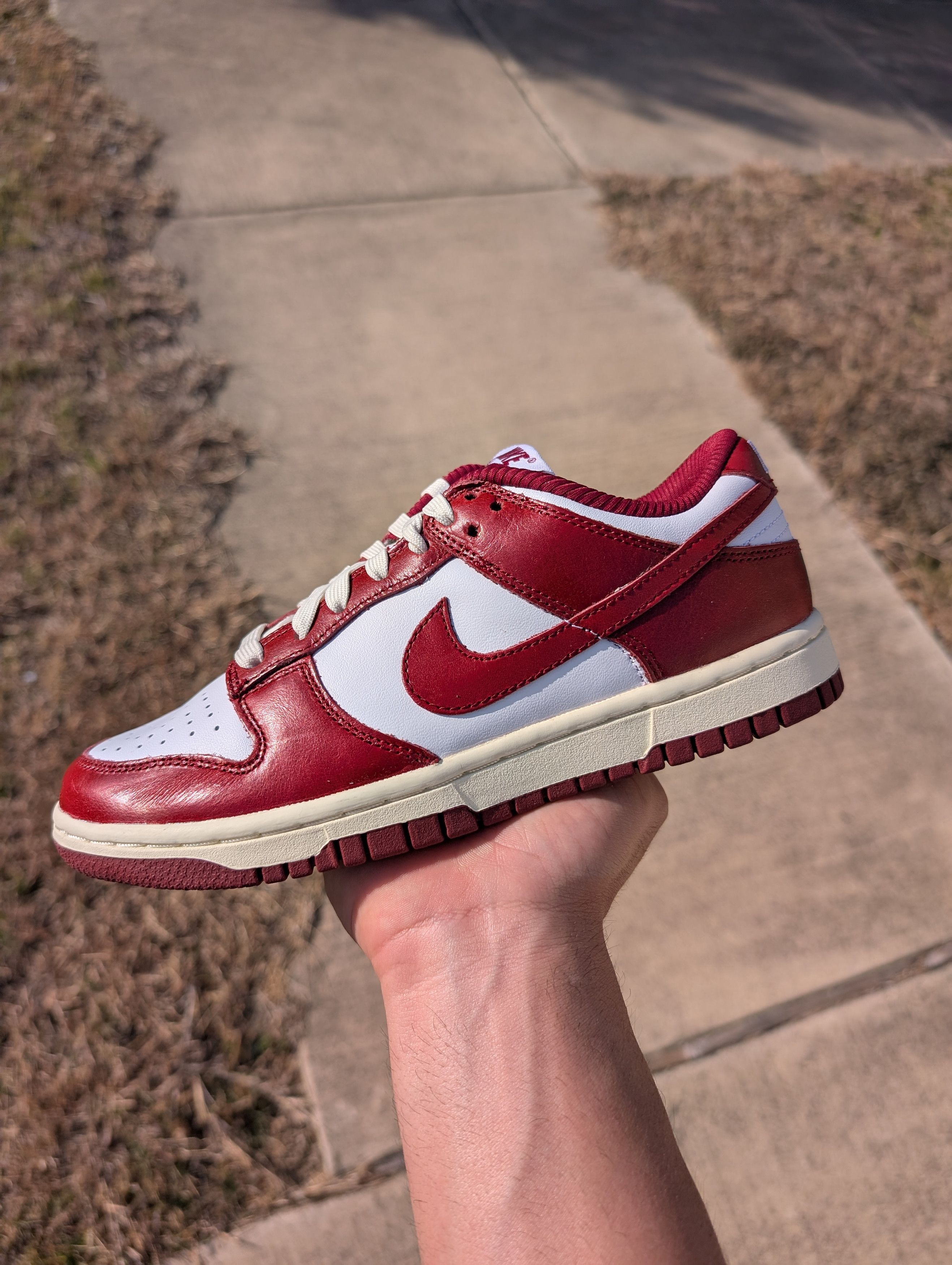 Nike Vintage Red Dunk Low Size US 5 / EU 37 - 2 Thumbnail