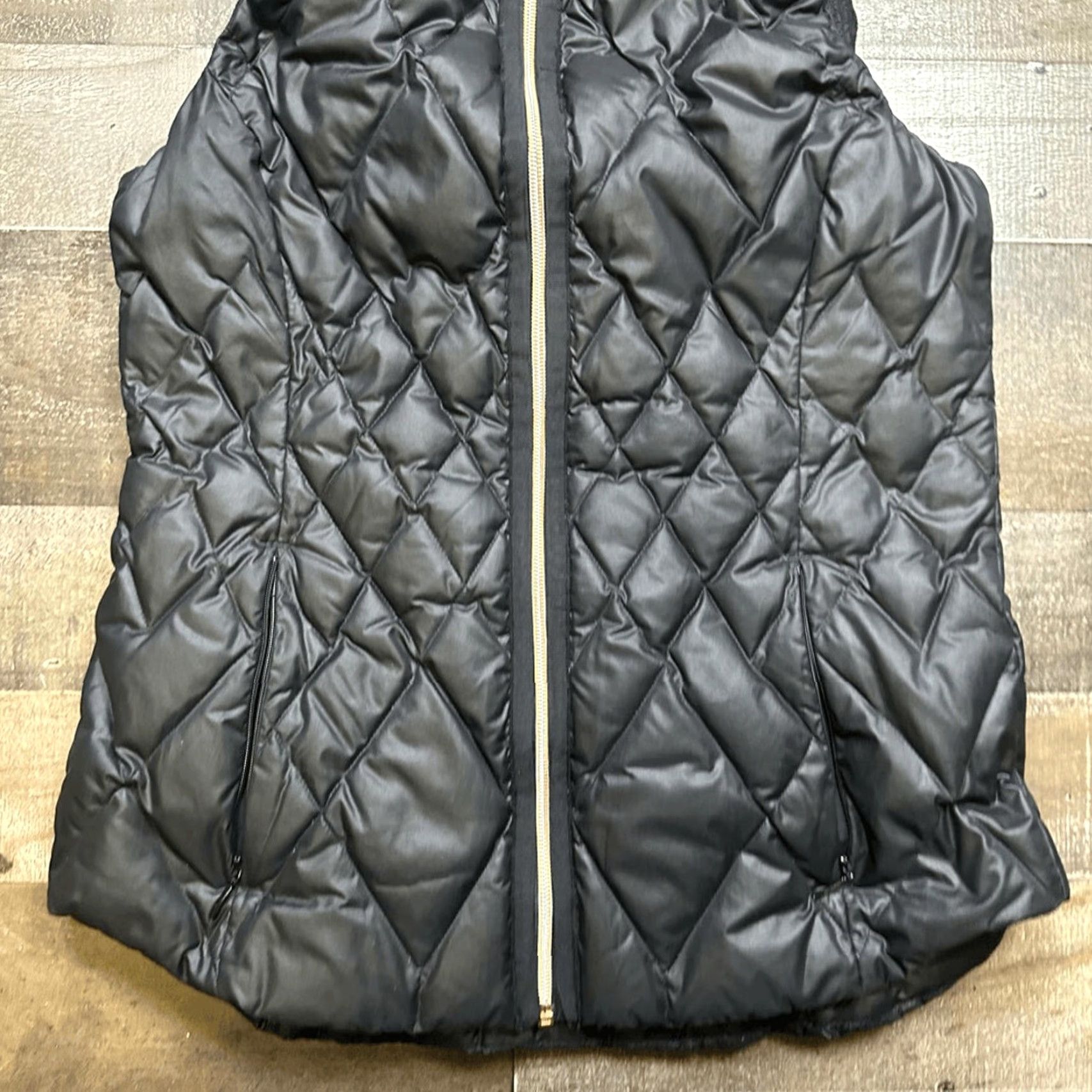 Athleta VINTAGE Athleta goose down Vest Womens XS Black Quilted Zipper Pocket Insulated Down Puffer Quilt Adult? Size XS / US 0-2 / IT 36-38 - 2 Thumbnail