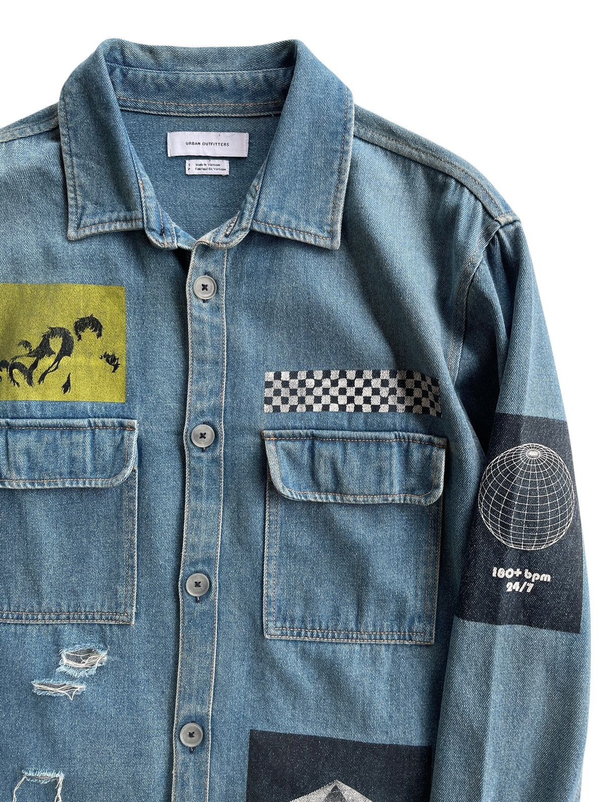 Japanese Brand Urban Outfitters Distressed Denim Shirt Size US L / EU 52-54 / 3 - 5 Thumbnail