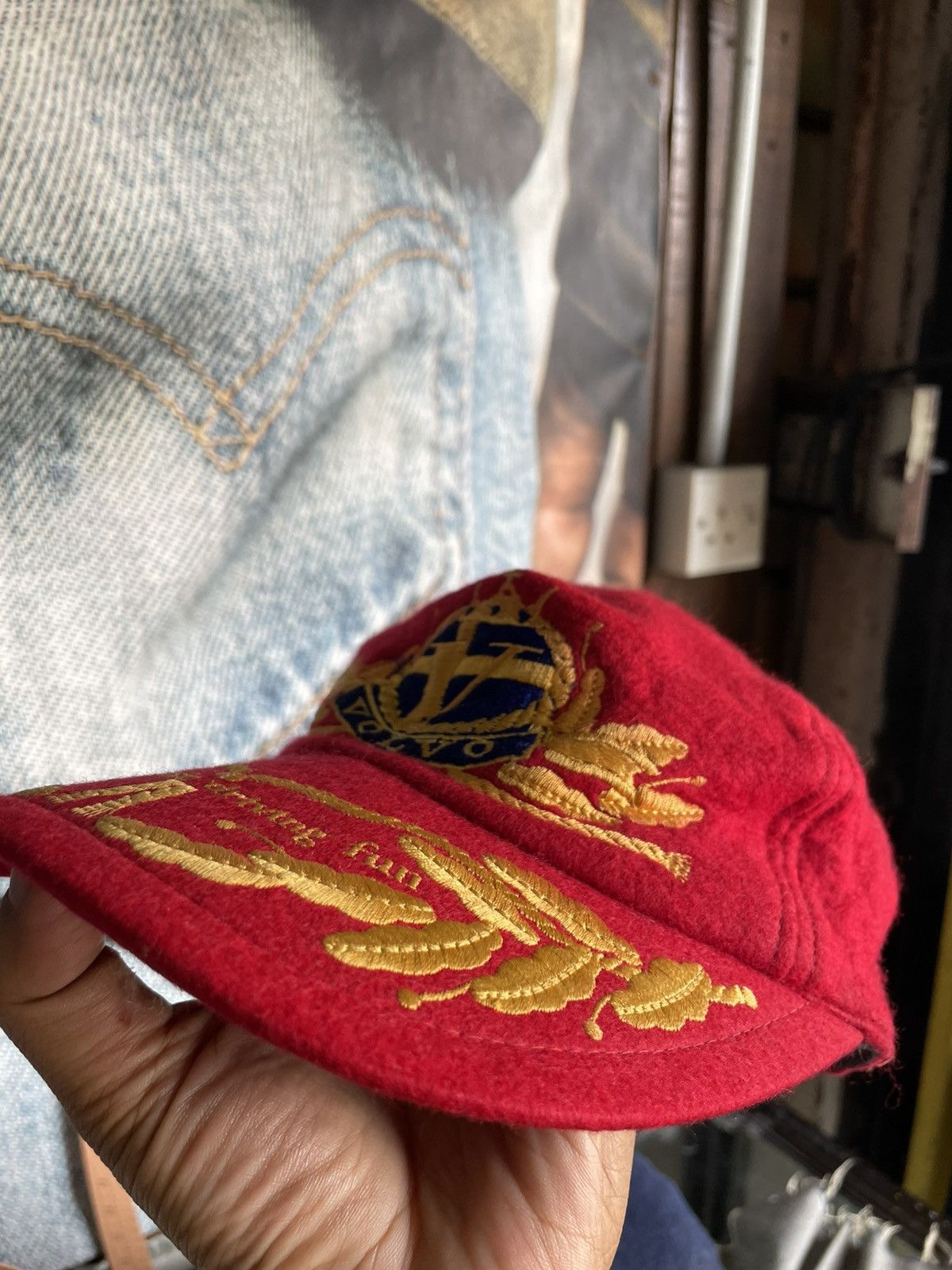 Formula 1 VINTAGE VOLVO Japan Snapback Embroidery logo gold chain Rare Size ONE SIZE - 4 Thumbnail