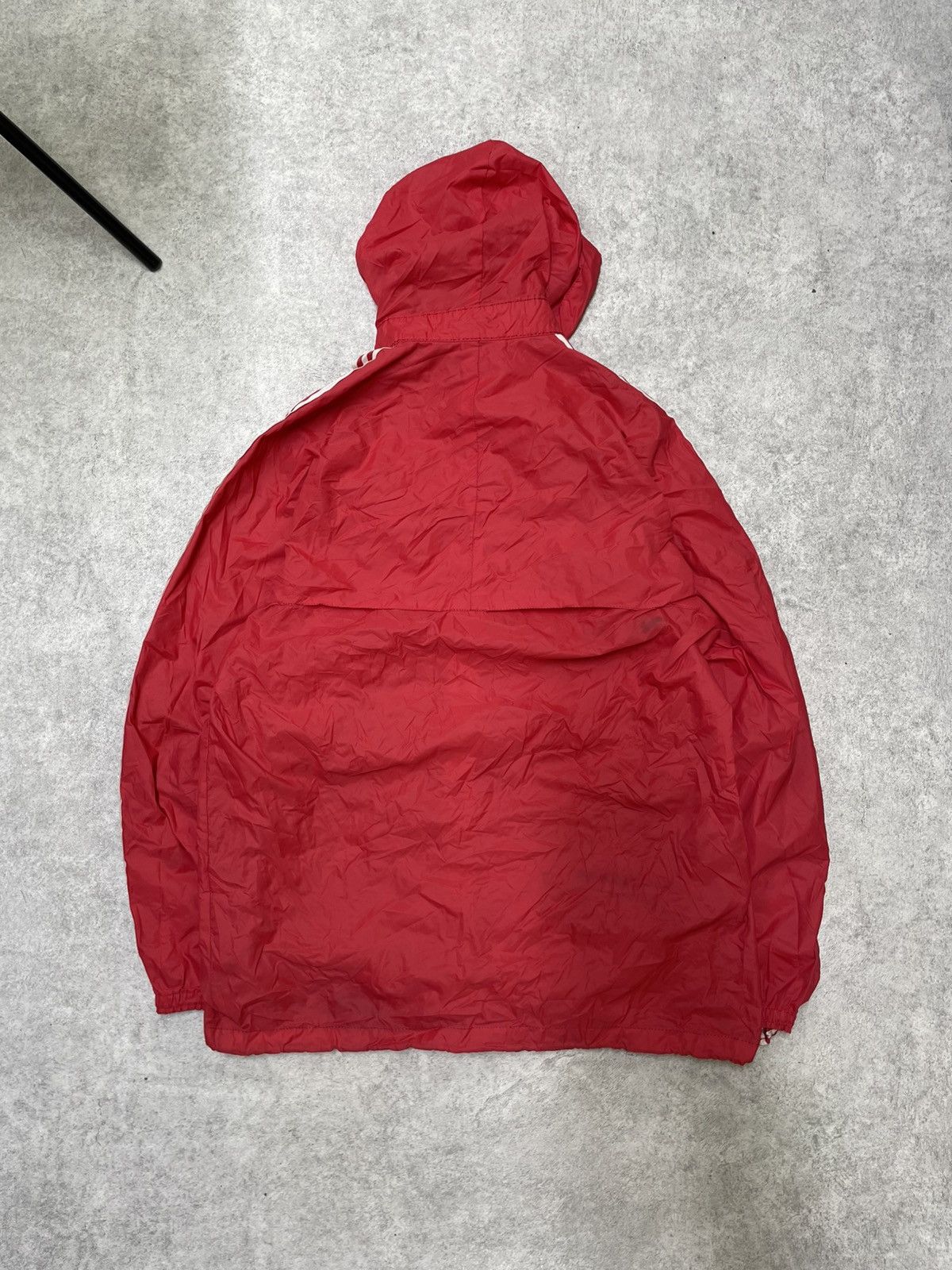 Adidas × Japanese Brand × Vintage Classic 90s Adidas Windbreaker In Bold Red Lightweight Nylon Size US L / EU 52-54 / 3 - 14 Thumbnail