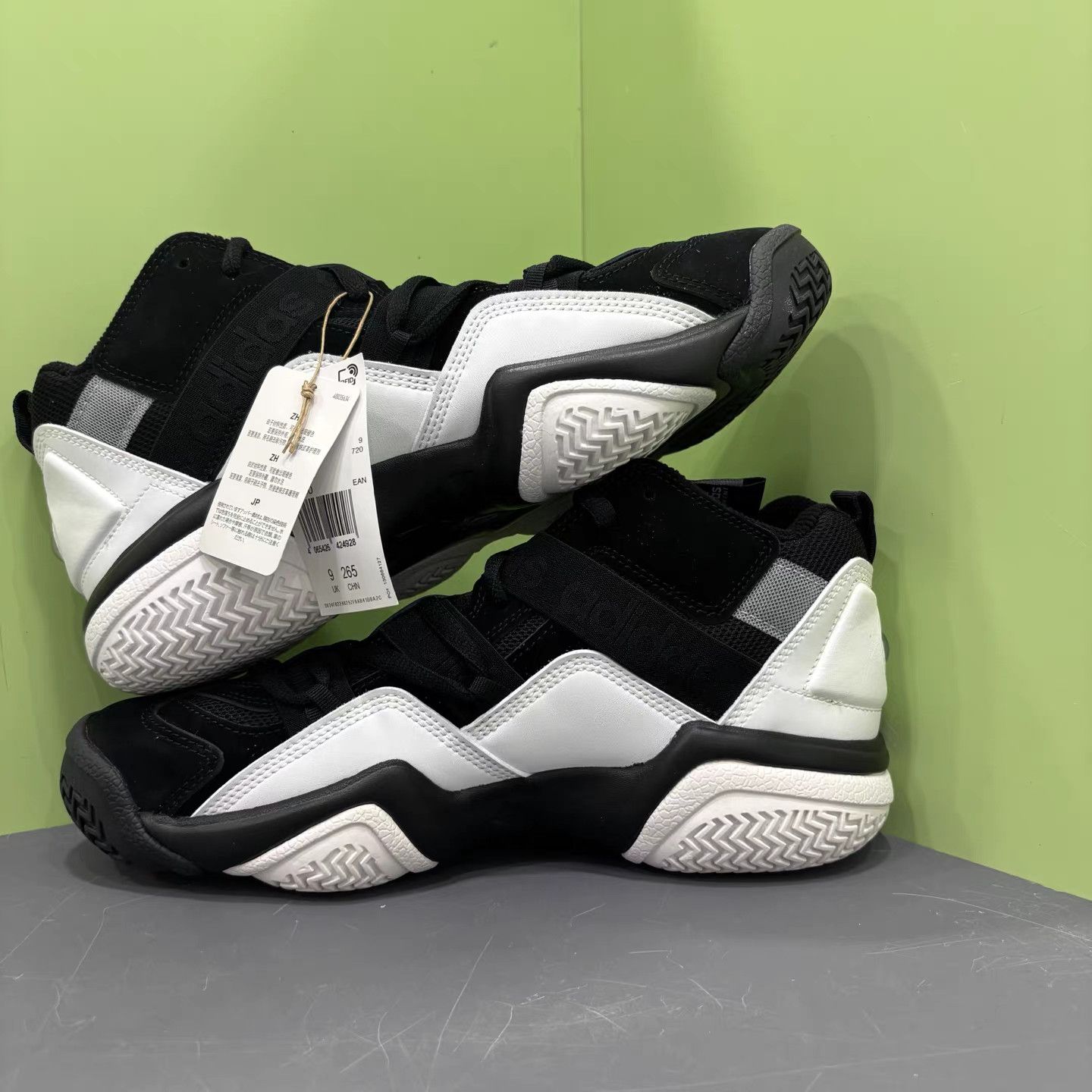 Adidas adidas Top Ten 2000 (Kobe) Black/White Basketball Shoes K15 Size US 10 / EU 43 - 5 Thumbnail