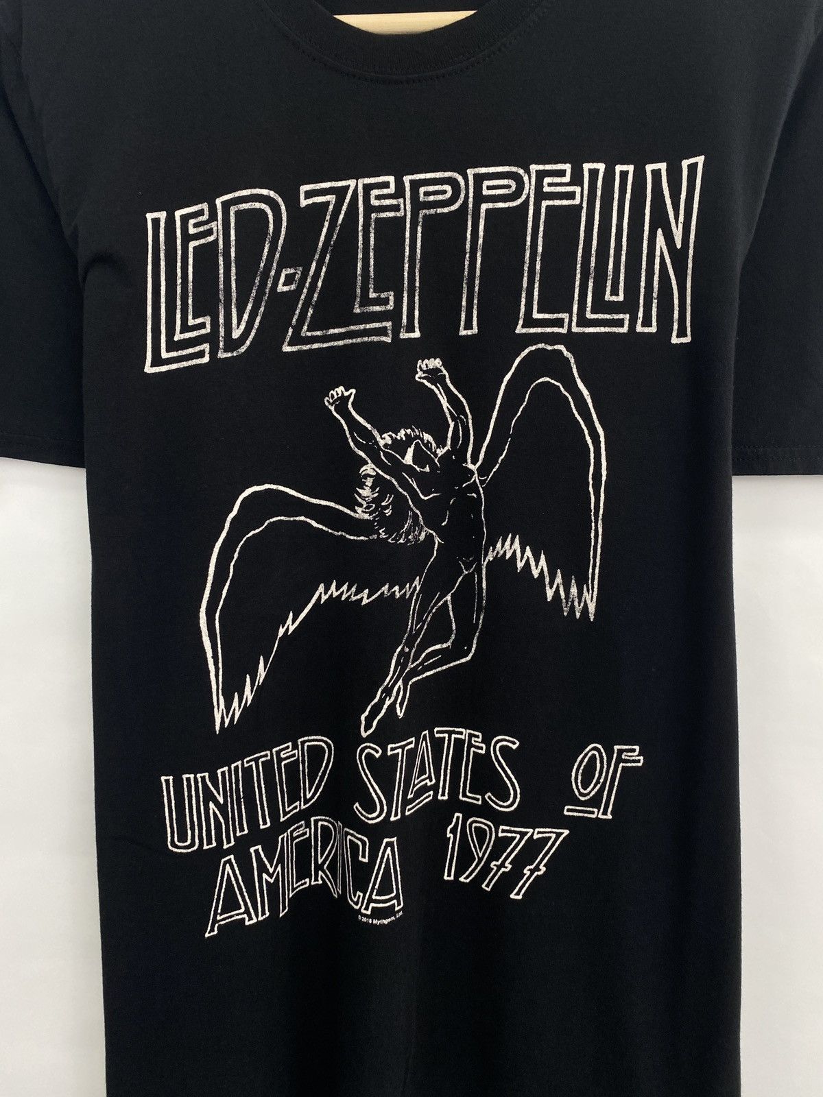 Led Zeppelin 🇬🇧 Led Zeppelin June 1977 United State T-Shirt 2018 Print Size US M / EU 48-50 / 2 - 4 Thumbnail