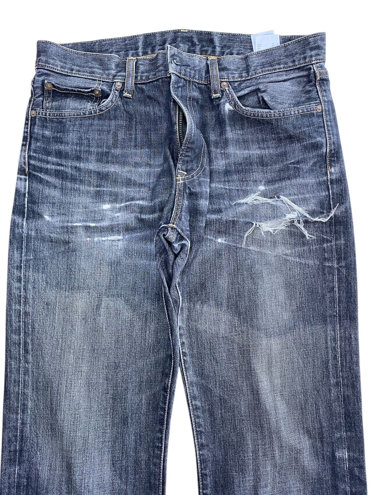 Uniqlo Vintage Japanese Uniqlo Faded Wash Loose Ripped Jeans Size US 33 - 2 Thumbnail