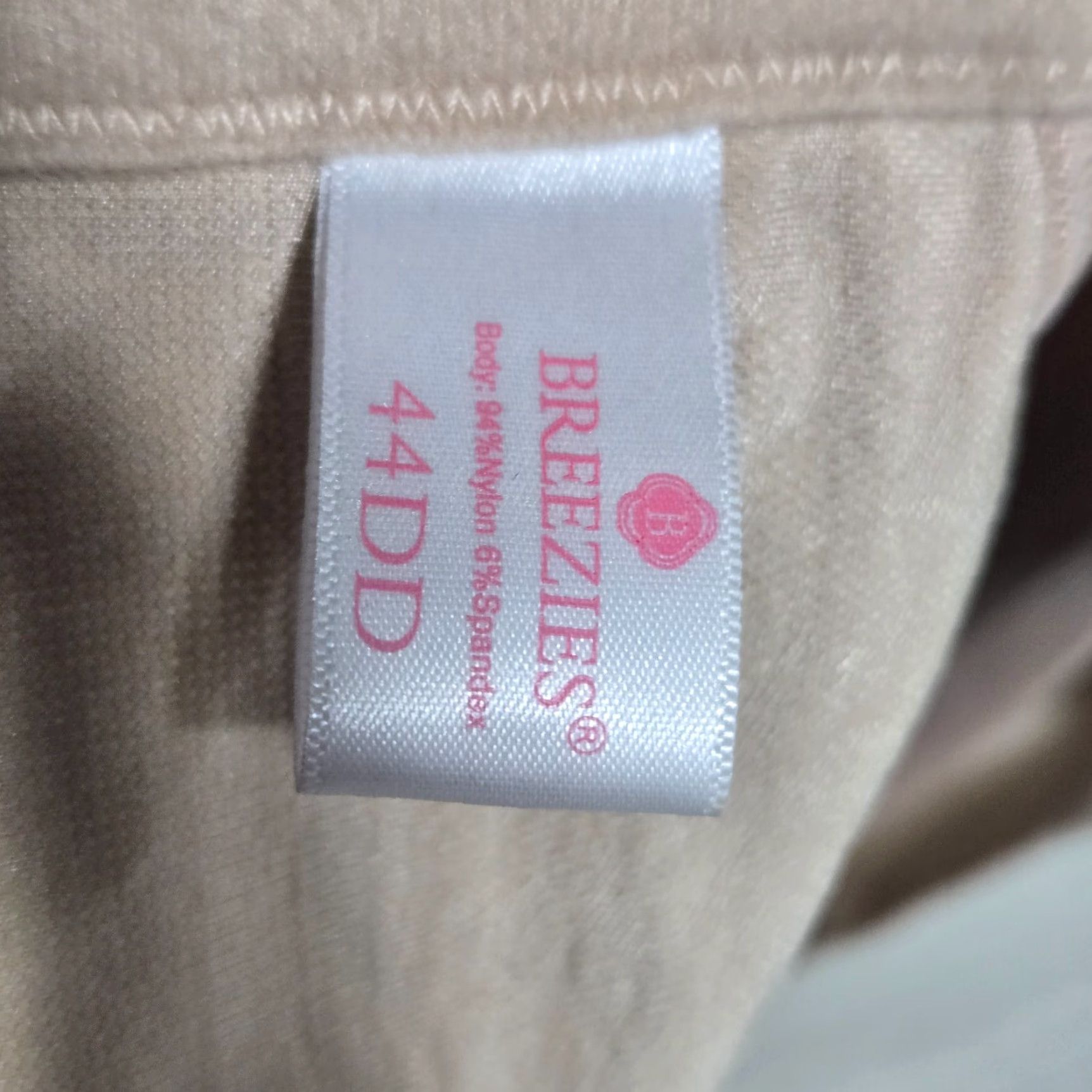Vintage BREEZIES Bra Beige Underwire Women 44DD Adult Full Cup DD Size 44 Tan Beige Underwired Nylon Spandex Size ONE SIZE - 5 Thumbnail