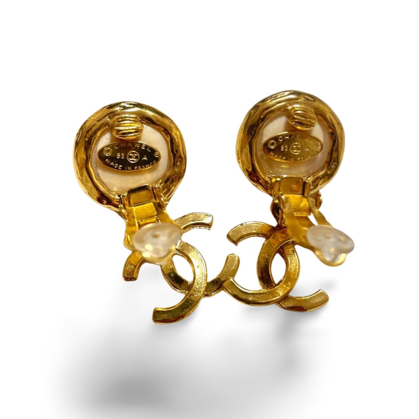Chanel Vintage CHANEL white faux pearl and golden dangling earrings Size ONE SIZE - 5 Thumbnail