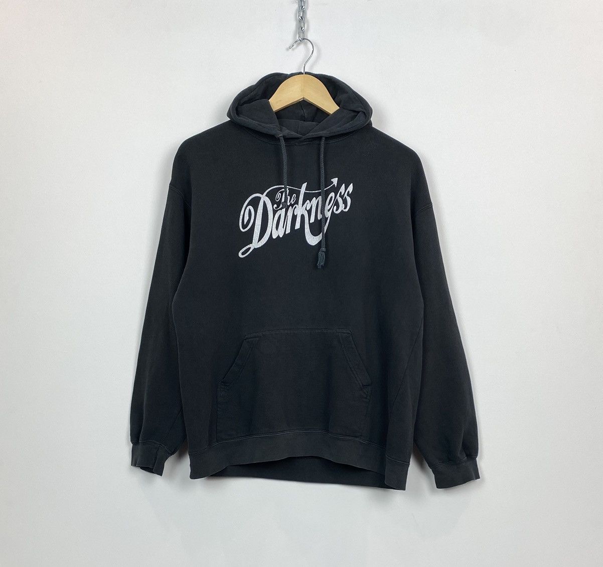 Band Tees Vintage The Darkness Rock Band Hoodie Heart Graphic Black Size US M / EU 48-50 / 2 - 3 Thumbnail