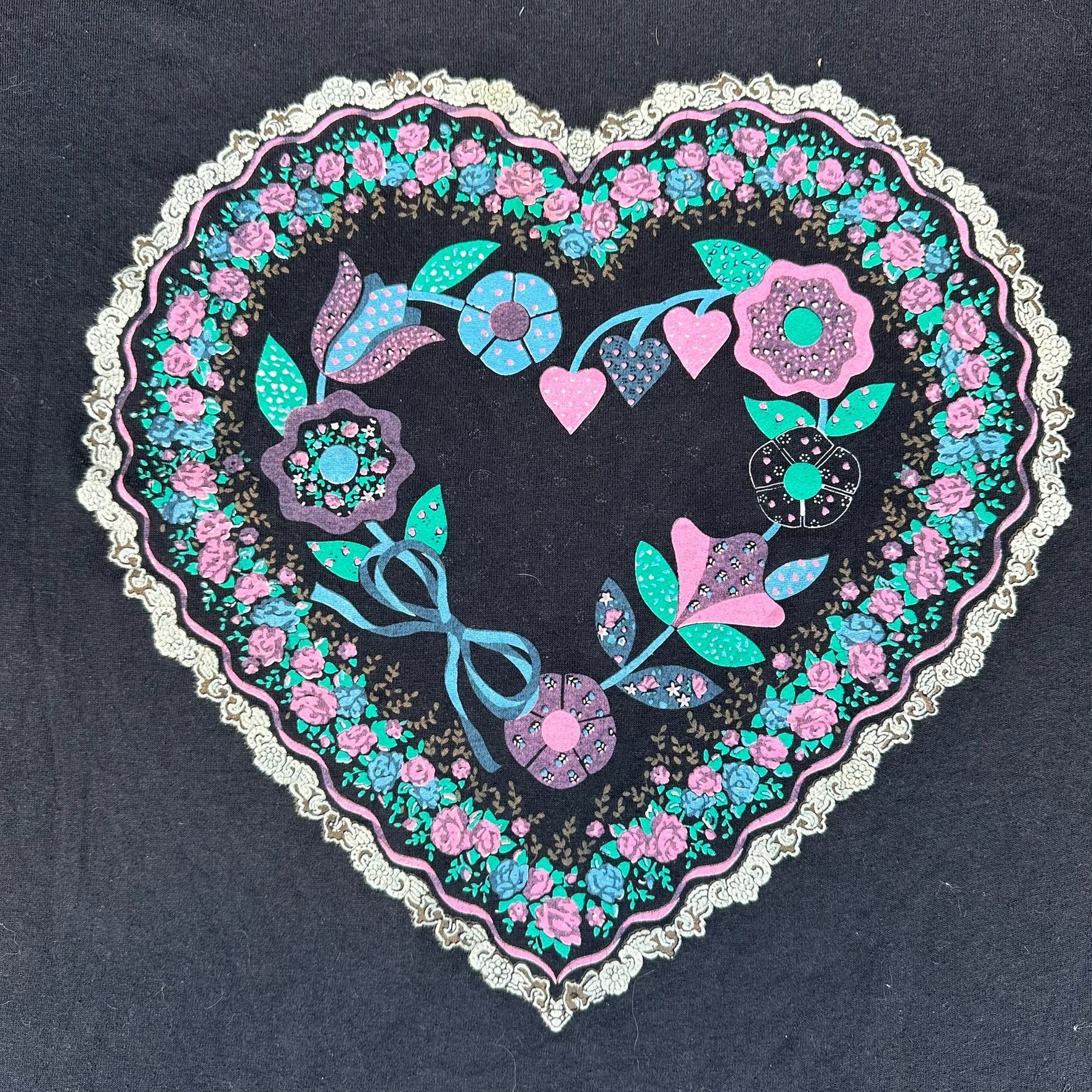 Vintage Vintage 90s Floral Lace Heart T-Shirt Black L Single Stitch Size US L / EU 52-54 / 3 - 2 Thumbnail