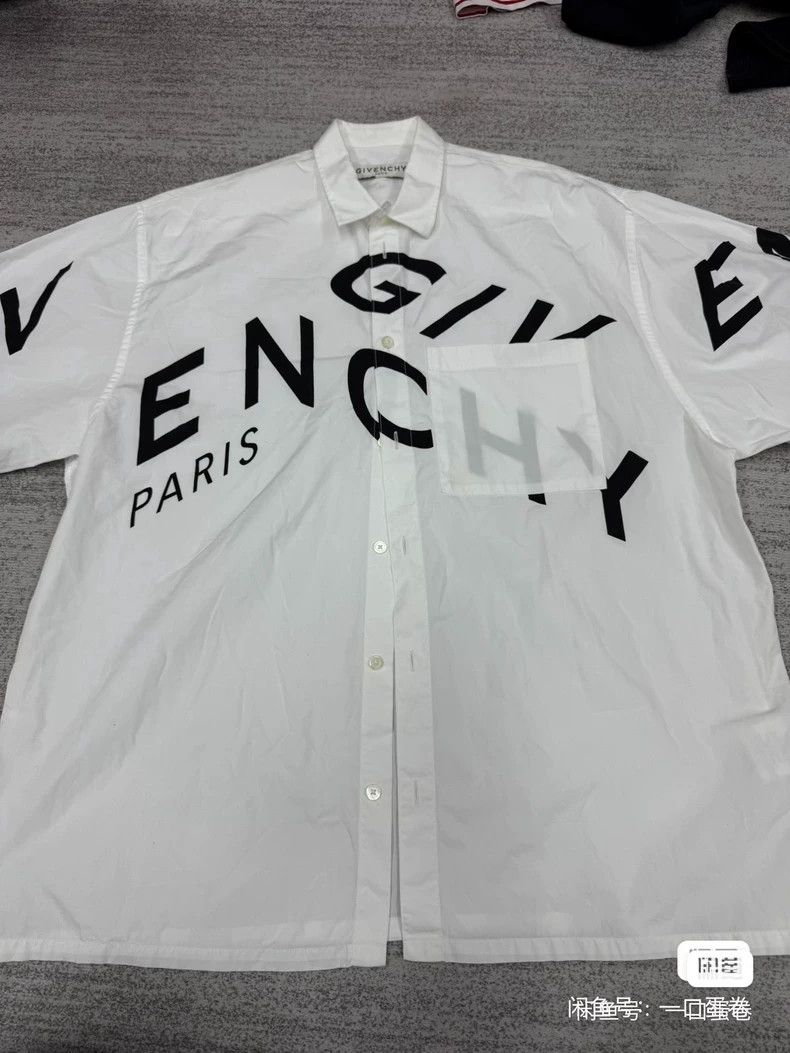 Givenchy Givenchy Size 37Short-sleeve 2506-Nextarrow Size US M / EU 48-50 / 2 - 1 Thumbnail