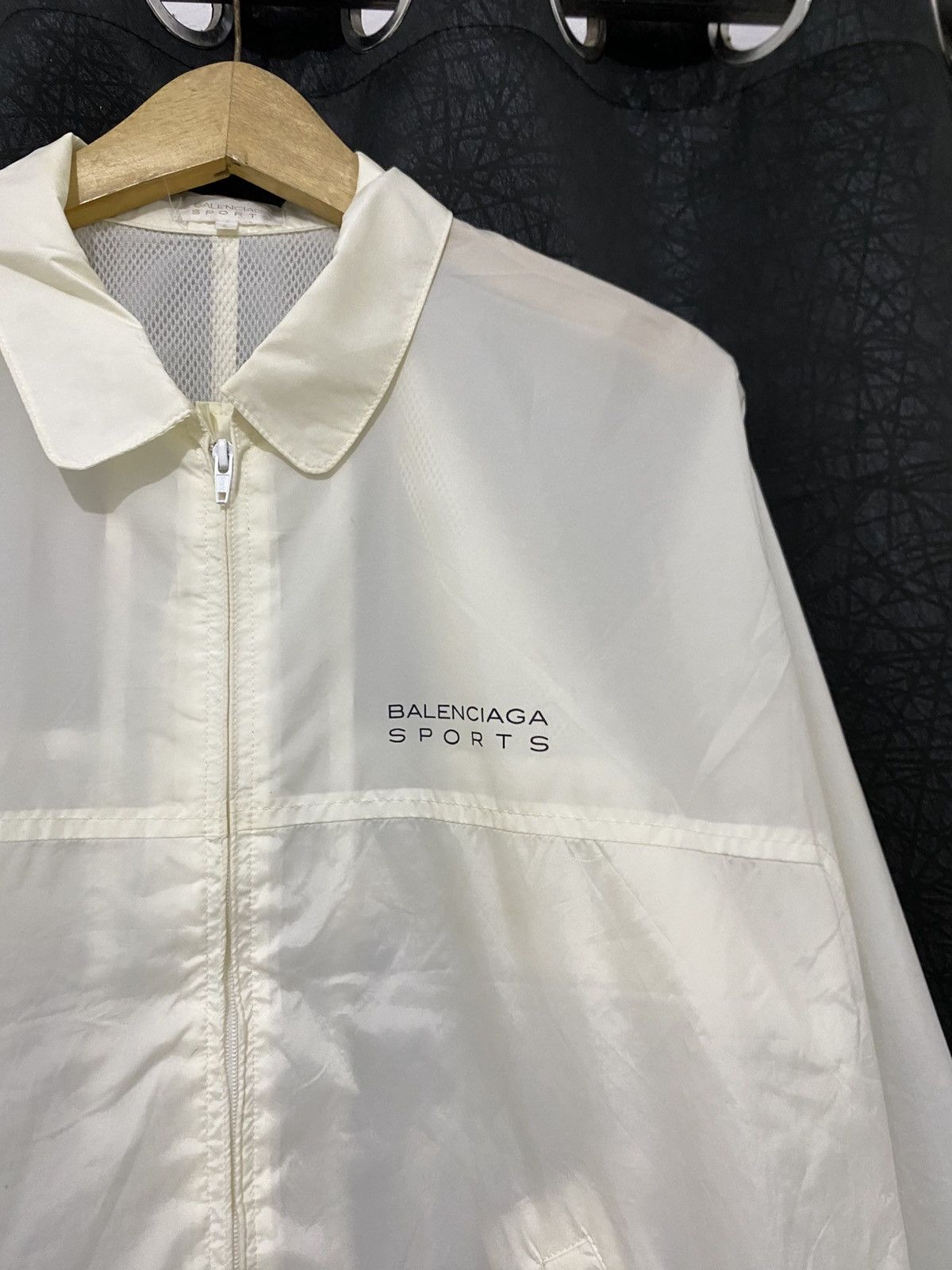 Balenciaga Finallll❤️‍🔥❤️‍🔥❤️‍🔥❤️‍🔥Vintage Balenciaga Sport Light Jacket Size US L / EU 52-54 / 3 - 2 Thumbnail