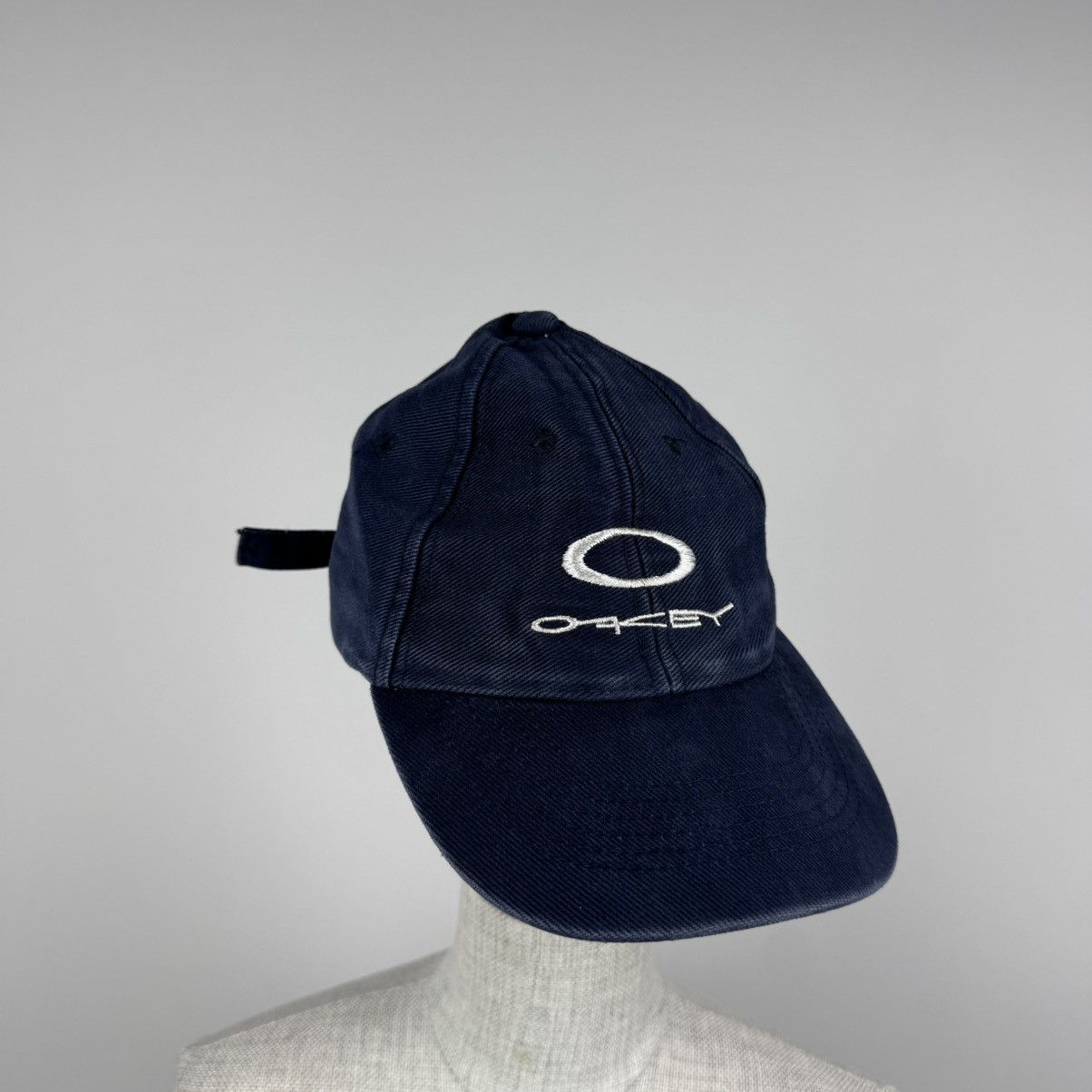 Oakley × Vintage Vintage Oakley Y2K Embroidered Big Logo Cap Hat Size ONE SIZE - 1 Thumbnail