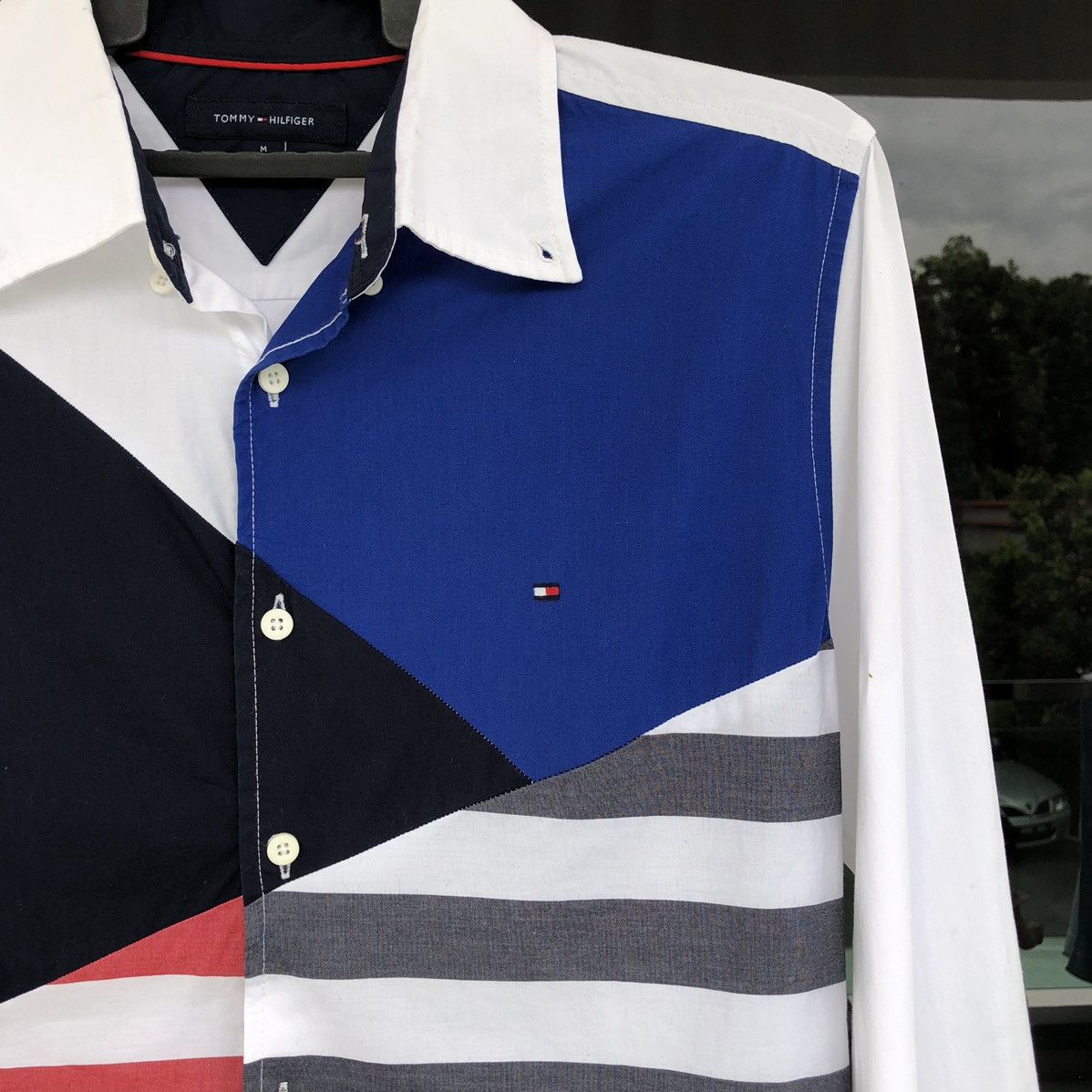Tommy Hilfiger Tommy Hilfiger Men’s Colorblocked Stripe Long Sleeve Shirt Size US M / EU 48-50 / 2 - 5 Thumbnail