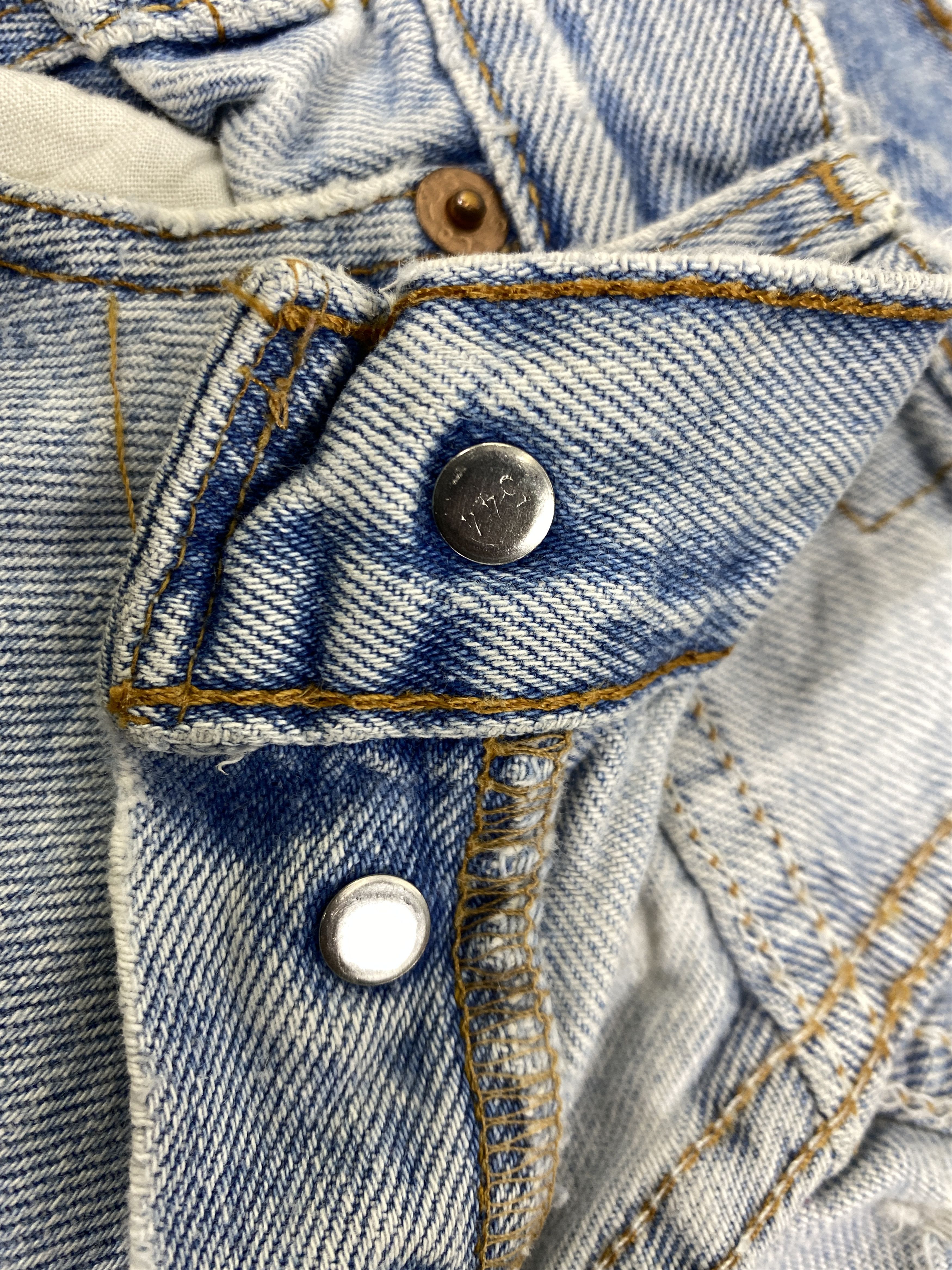 Levi's 90's Light Blue Wash Vintage Levi's 501 USA 25x28 -JN1598 Size US 26 / EU 42 - 7 Thumbnail