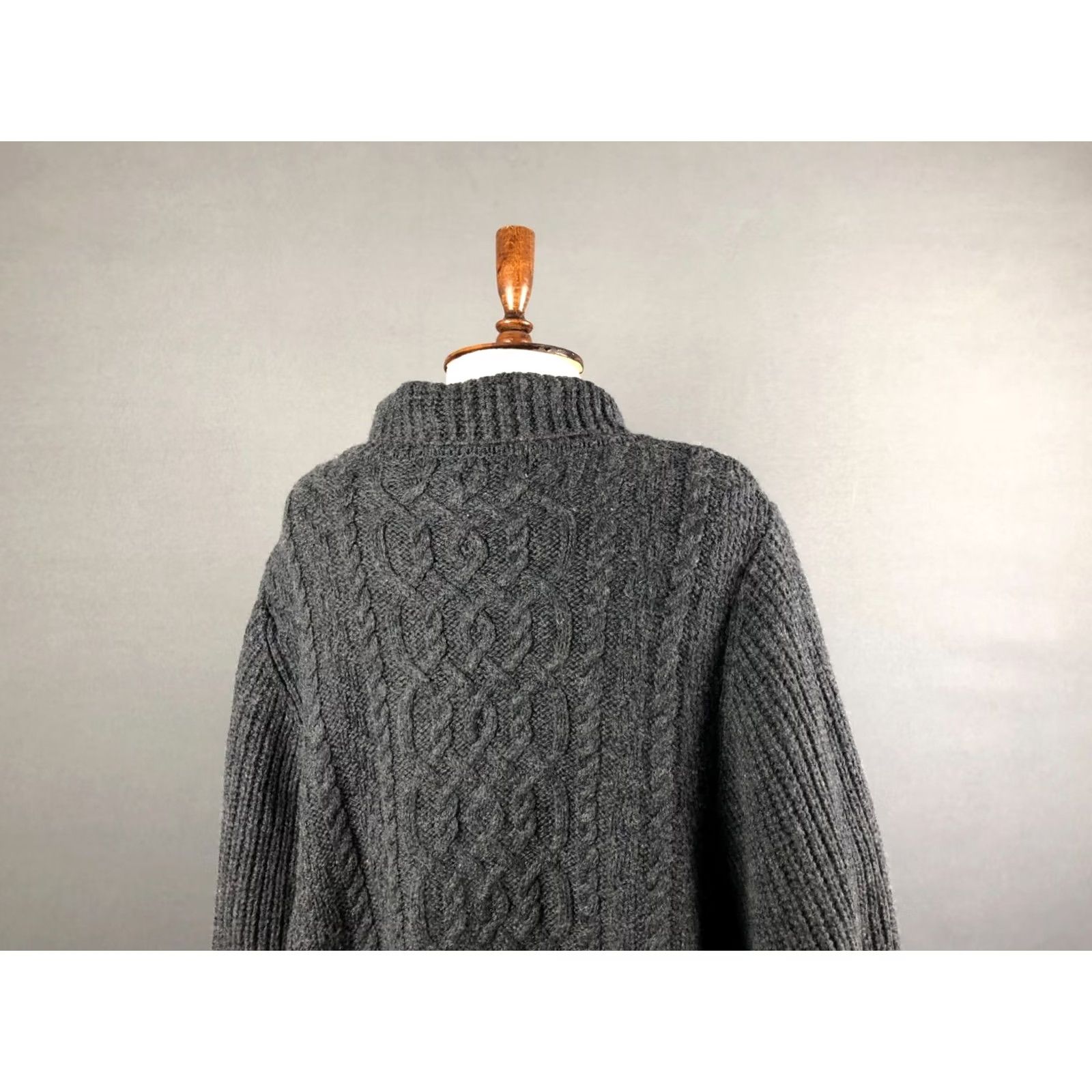 Vintage Aran Crafts Women's Knit Poncho M/L Dark Gray Merino Wool Knit Cape Sleeveless Turtleneck Casual Comfort Size M / US 6-8 / IT 42-44 - 4 Thumbnail