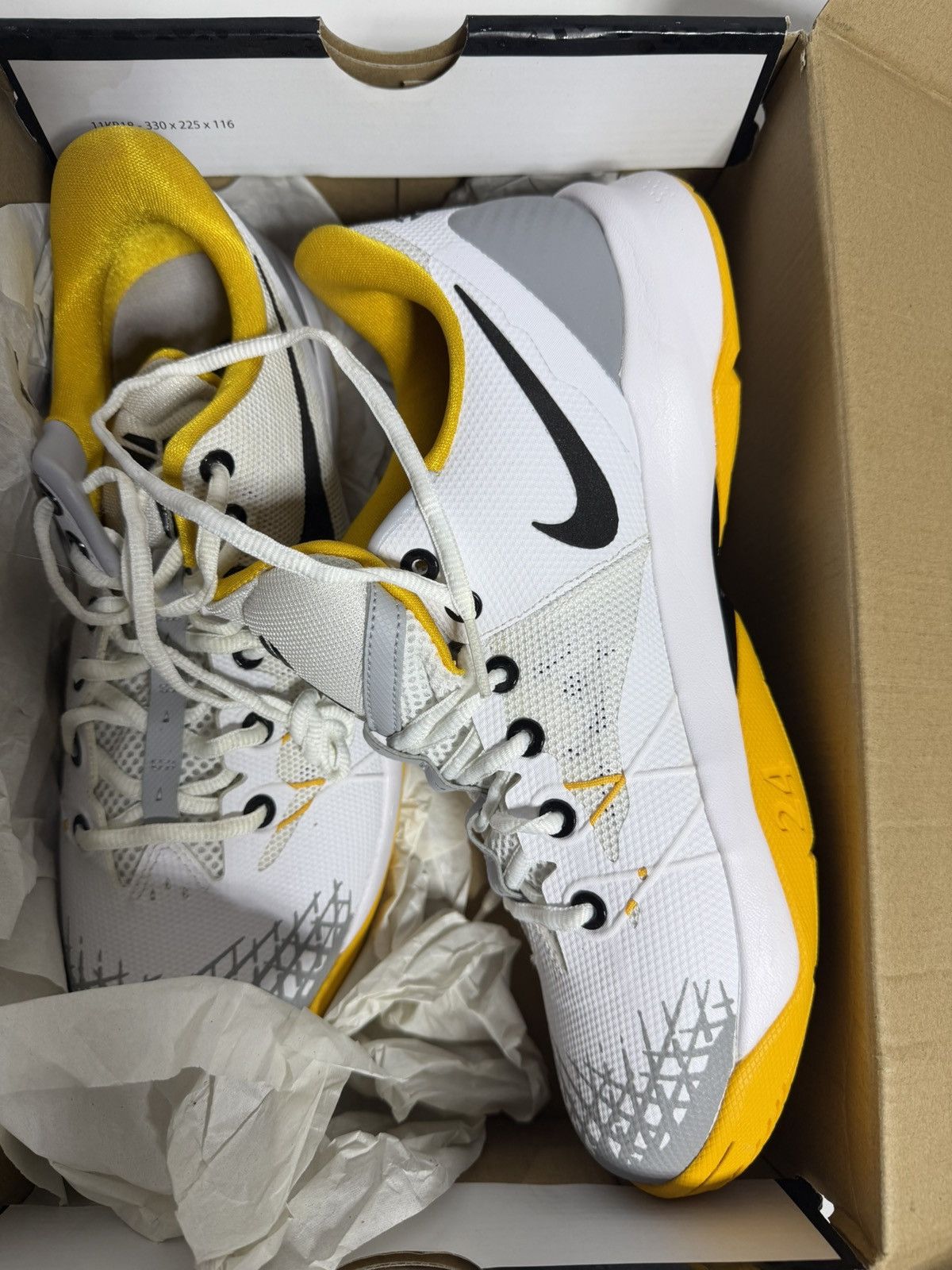 Nike Nike Zoom Kobe Venomenon 4 White University Gold (9.5) Size US 9.5 / EU 42-43 - 2 Thumbnail