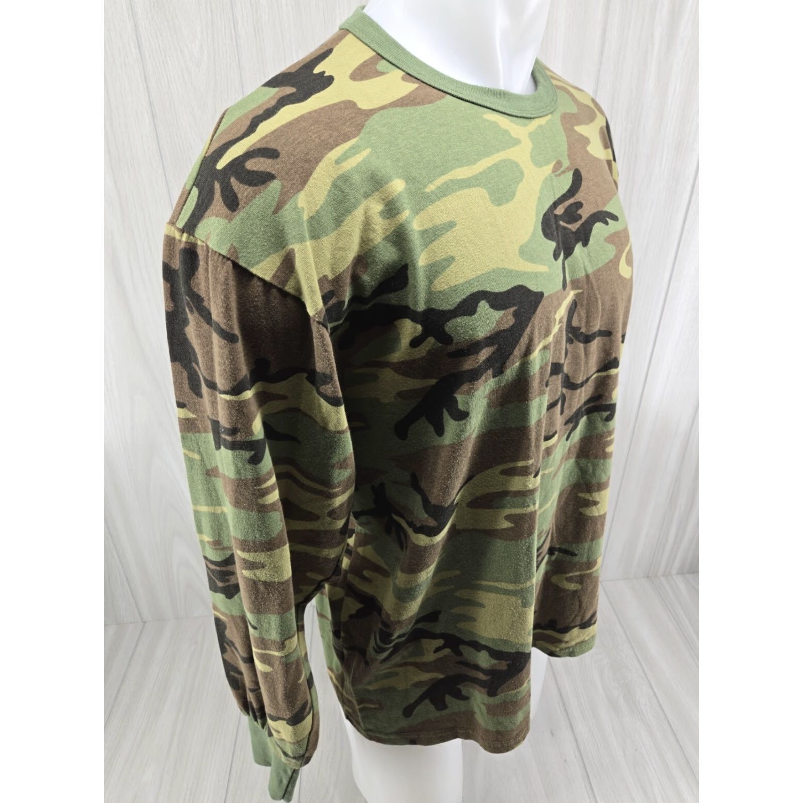 Rothco Rothco Woodland Long Sleeve Camo T-Shirt XL Men, Multicolor, Colorful, Camouflage, T-shirt, Regular Fit Size US XL / EU 56 / 4 - 6 Thumbnail