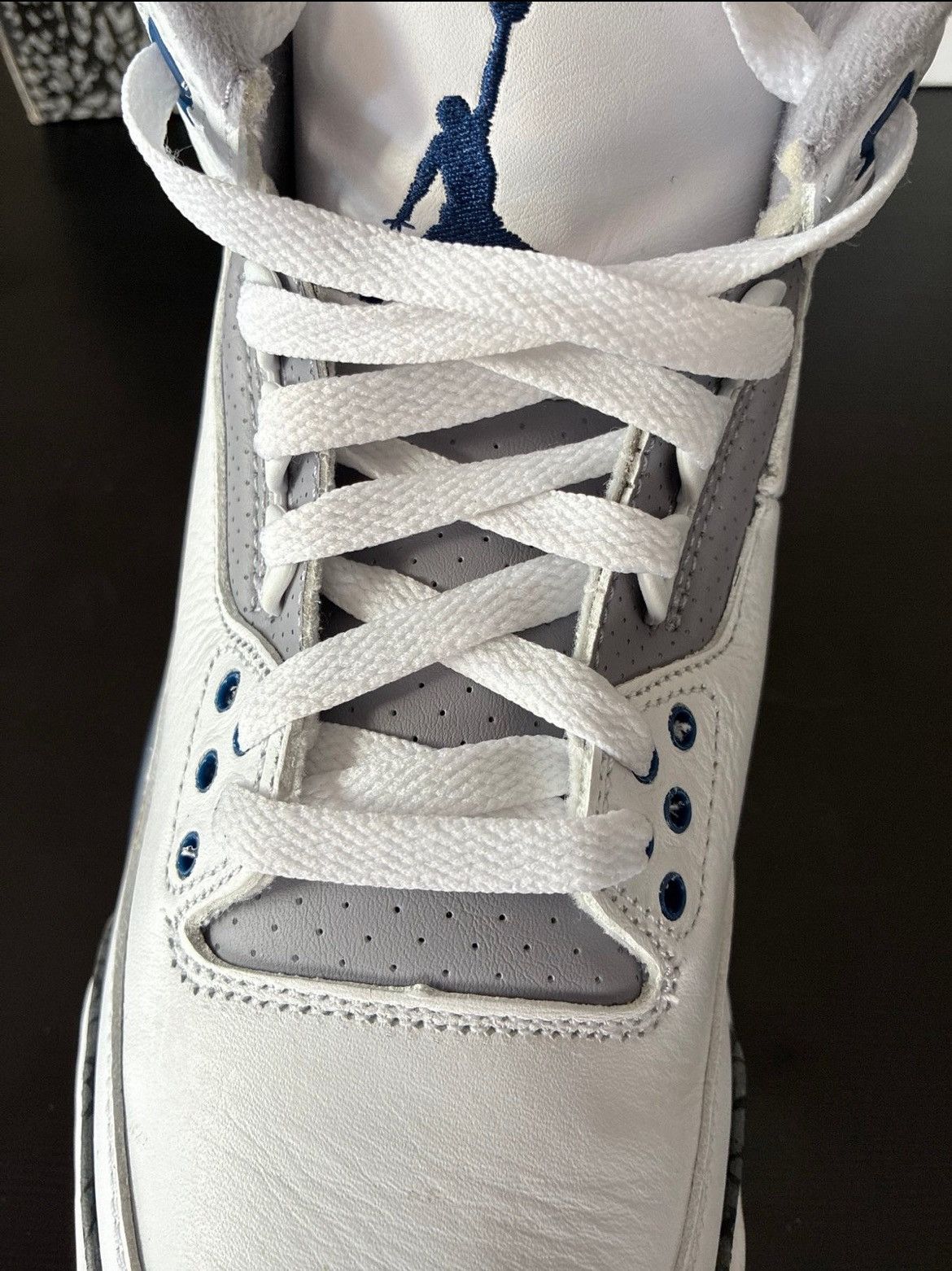 Jordan Brand Jordan 3 Retro Size US 8.5 / EU 41-42 - 2 Thumbnail