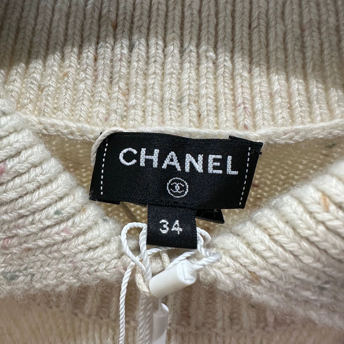 Chanel Chanel women's cashmere vest crystal bow 25N 34 Size XS / US 0-2 / IT 36-38 - 3 Thumbnail