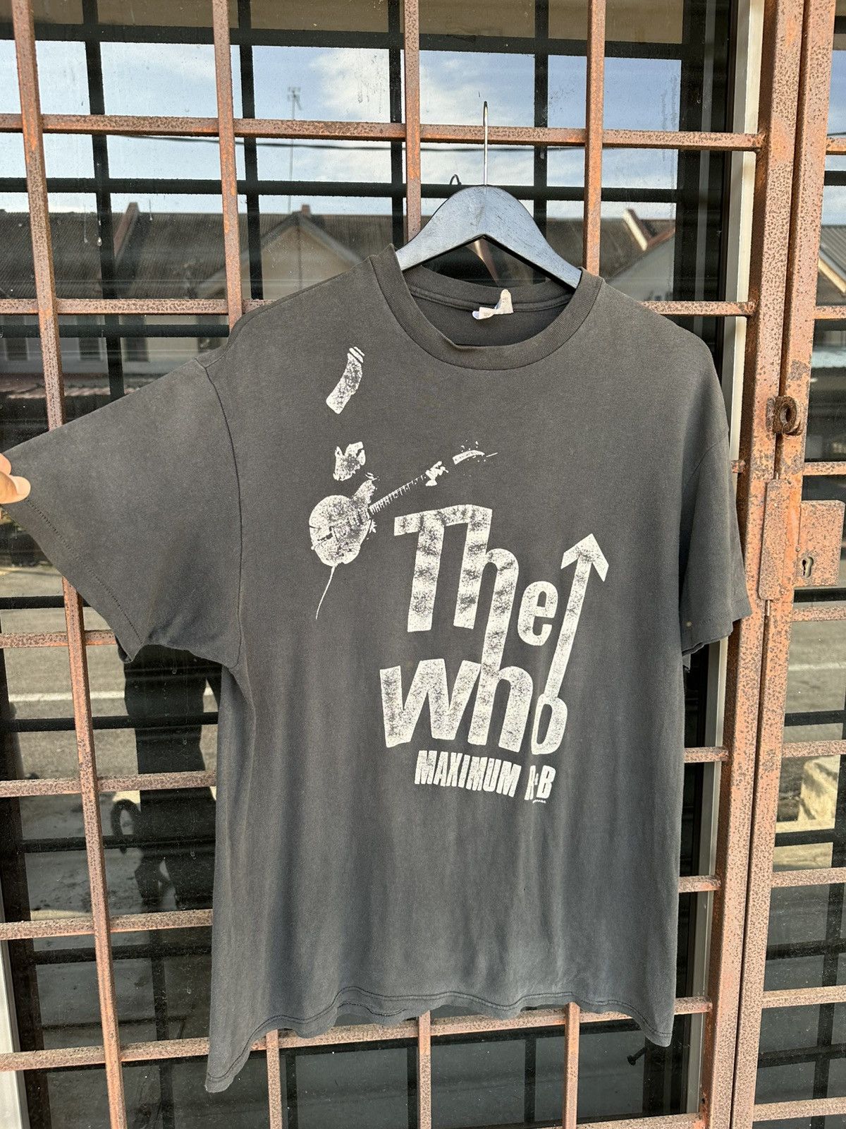 Vintage Thrashed THE WHO Thin Paper Faded Distressed ERD GRUNGE Size US XL / EU 56 / 4 - 1 Thumbnail