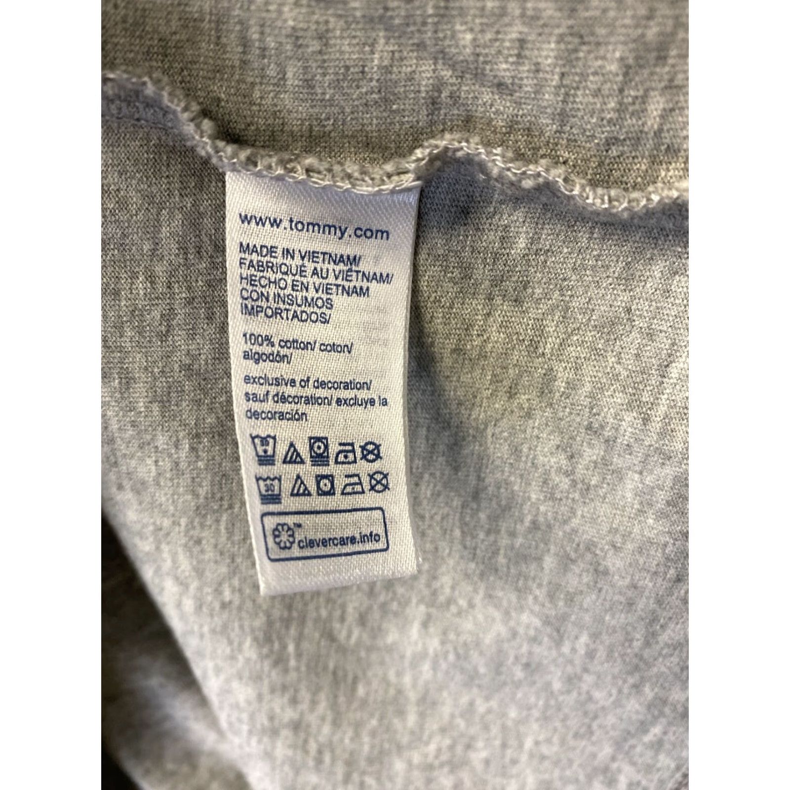 Tommy Hilfiger Tommy Hilfiger Shirt Adult XXL Gray Logo Spellout Long Sleeve /115-32 Men’s T-Shirt Size US XXL / EU 58 / 5 - 6 Thumbnail