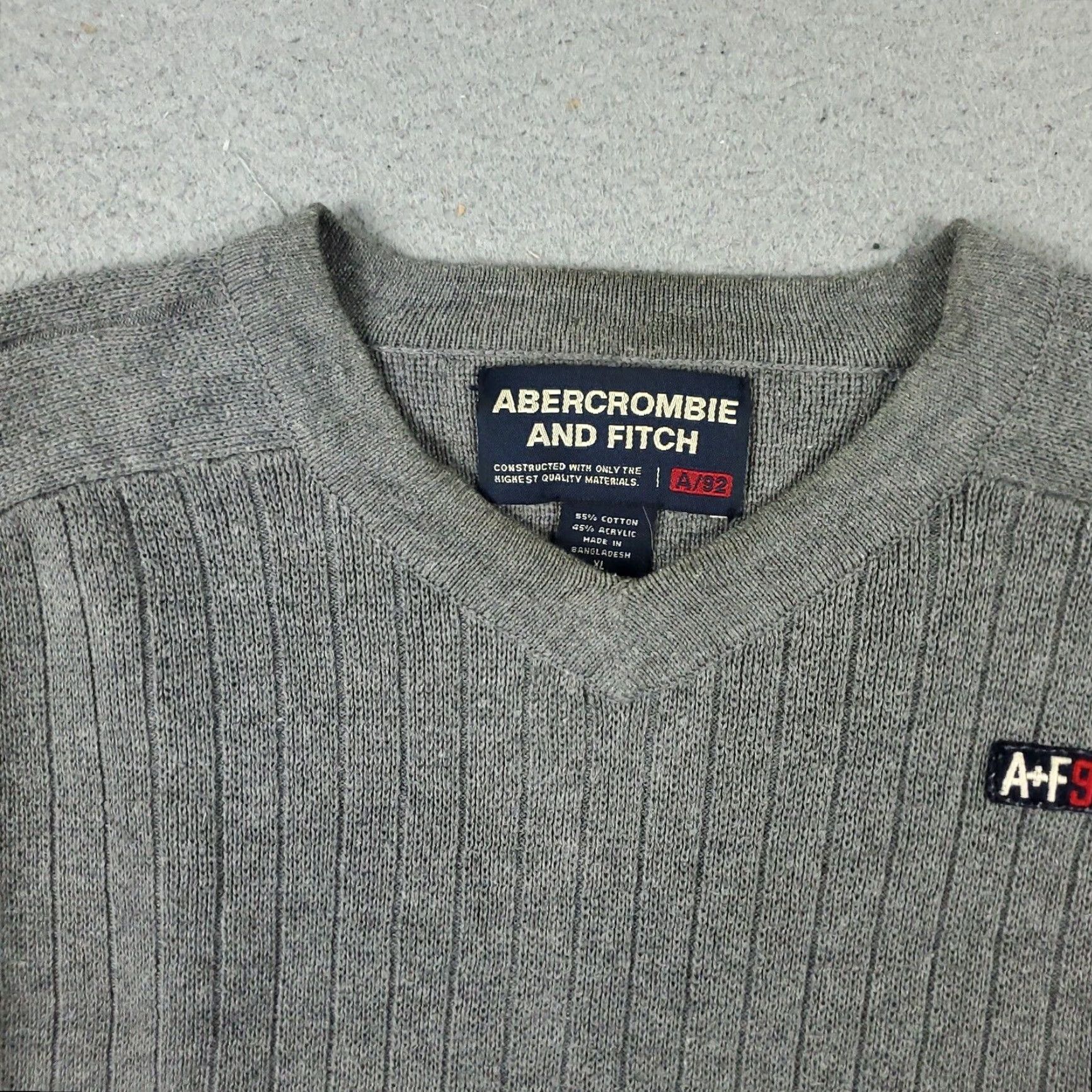 Abercrombie & Fitch Abercrombie Fitch Mens XL Gray V Neck Pullover Sweatshirt Size US XL / EU 56 / 4 - 6 Thumbnail
