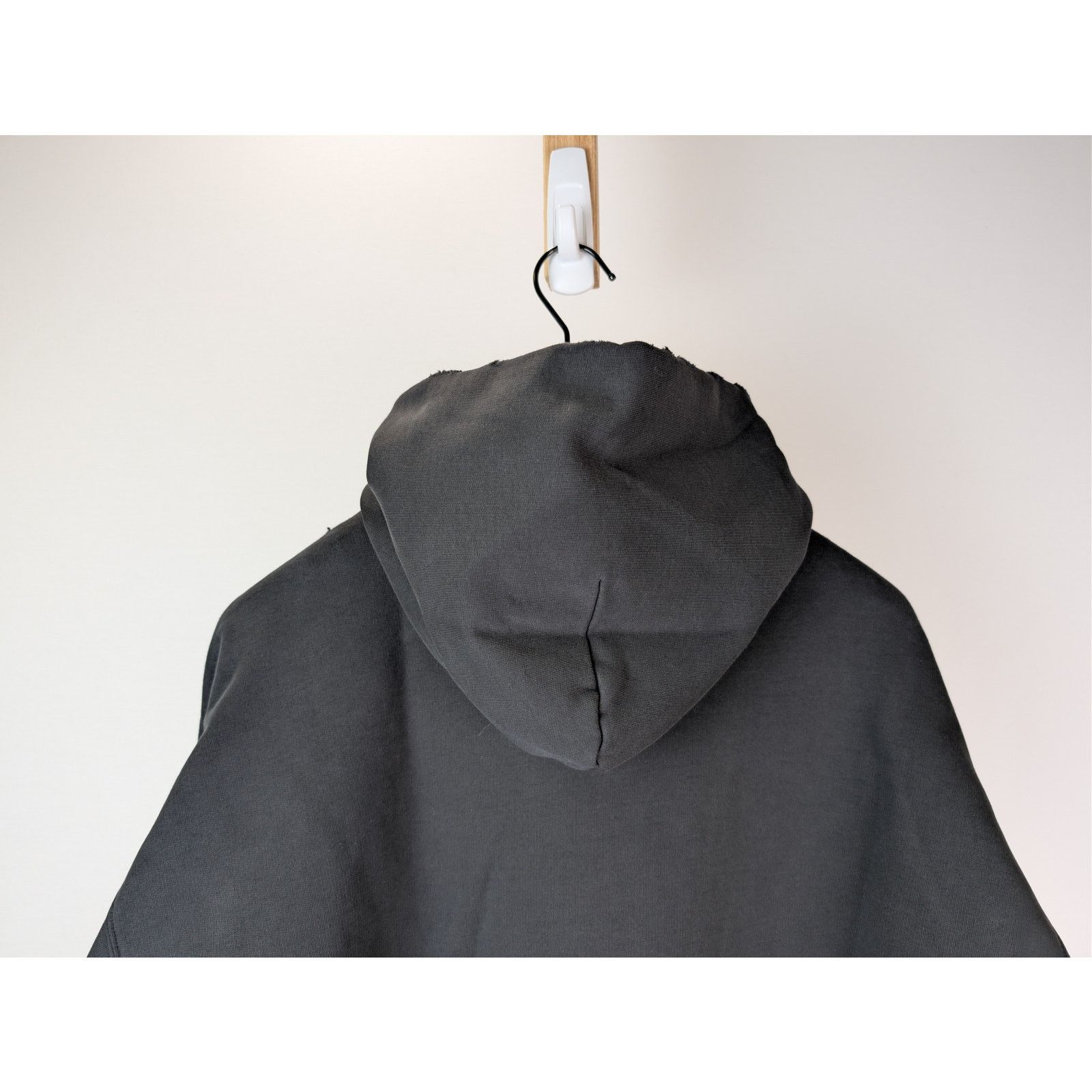 Balenciaga o1rshd1 3B Stencil Molleton Medium Fit Hoodie in Faded Black Size US M / EU 48-50 / 2 - 10 Thumbnail