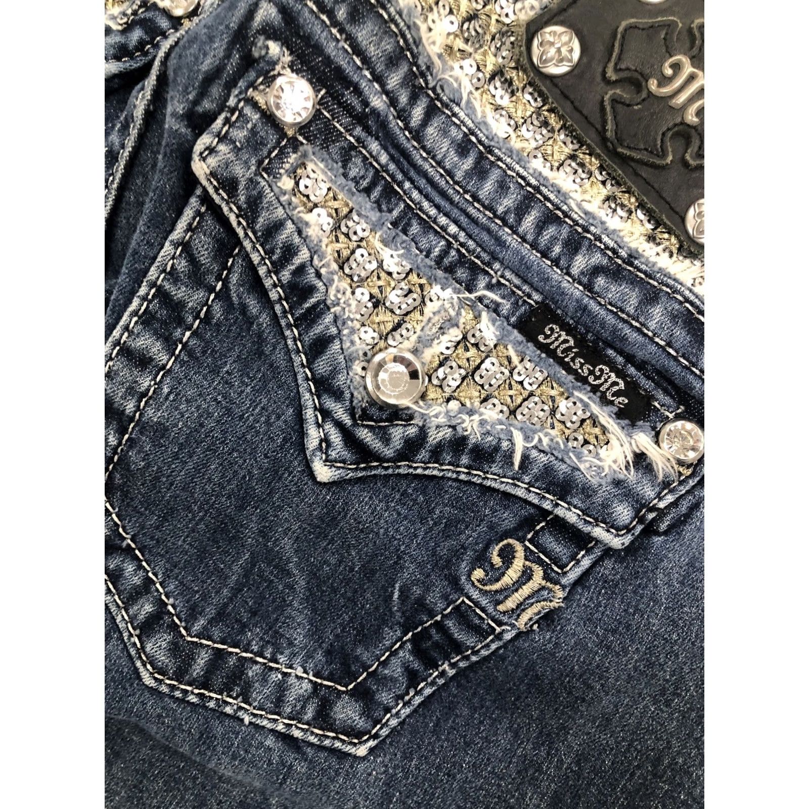 Miss Me MISS Me Boots blue denim Jeans Womens sz 30 x 30.5 bootcut rhinestone bling pockets 5-pocket low rise regular fit denim Size 28" / US 6 / IT 42 - 3 Thumbnail