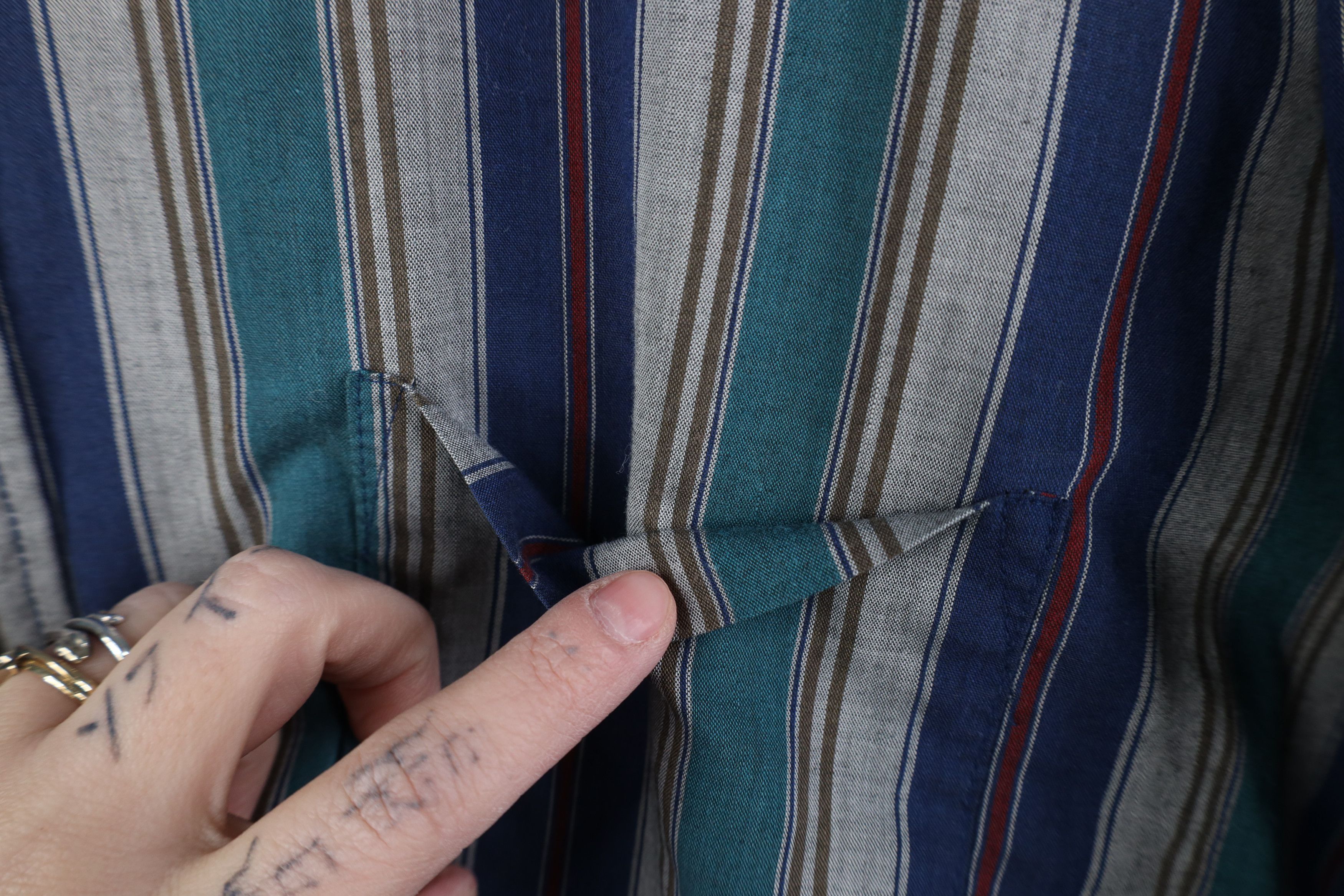 Vintage Vintage 90s Streetwear Block Collared Button Down Shirt Size US XL / EU 56 / 4 - 4 Thumbnail