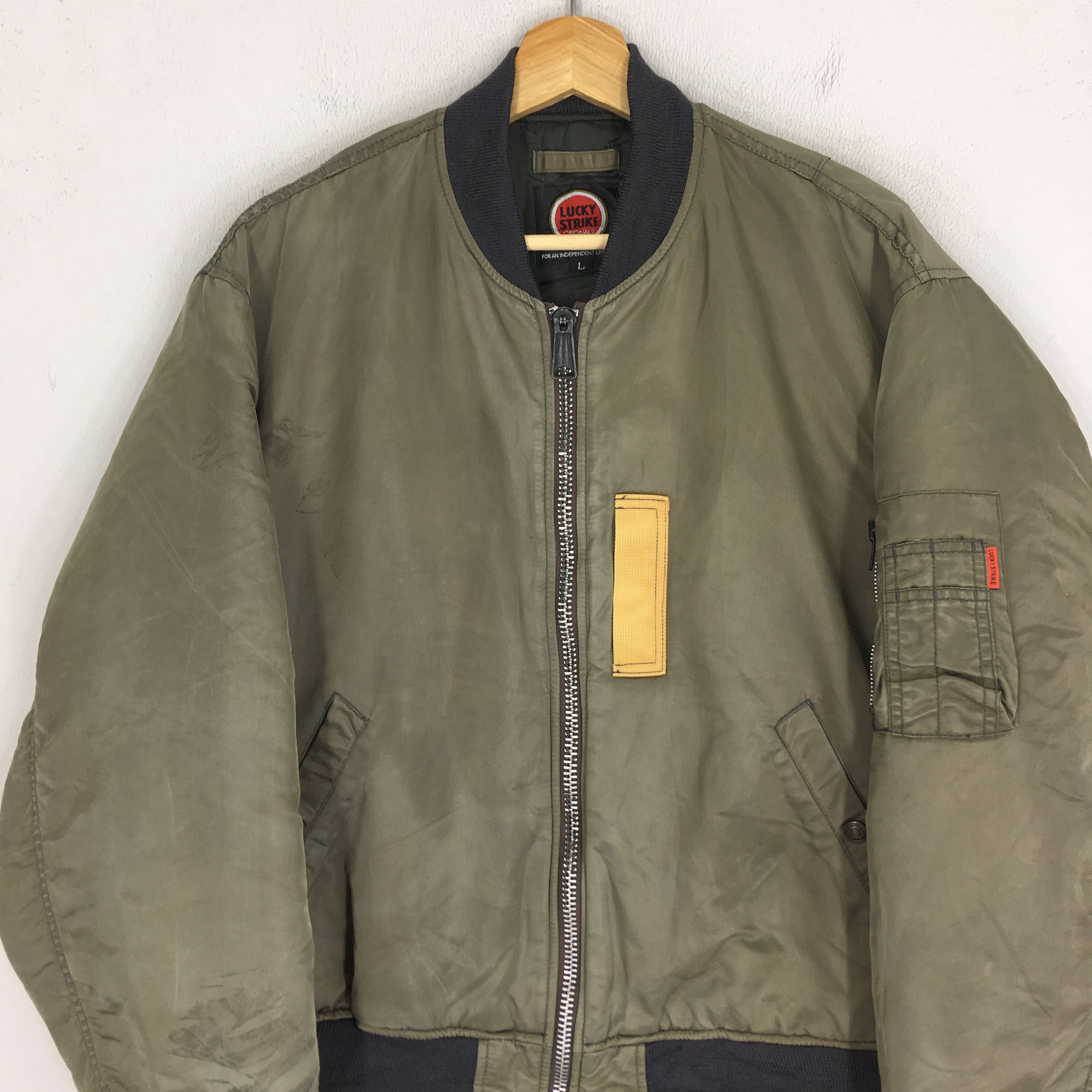 Japanese Brand Vintage 90's Lucky Strike Olive Green MA-1 Bomber Jacket Size US L / EU 52-54 / 3 - 4 Thumbnail