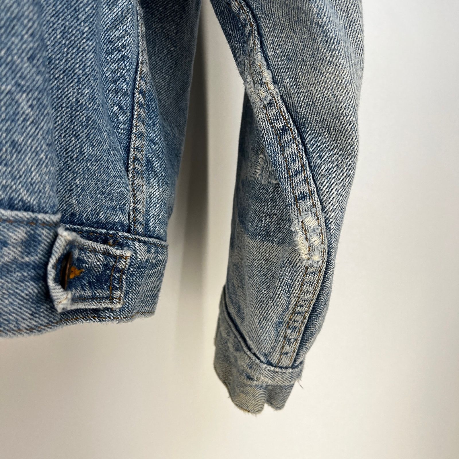 Levi's Vintage 1991 Levi's Trucker Jacket Distressed Denim Blue Size US XL / EU 56 / 4 - 10 Thumbnail