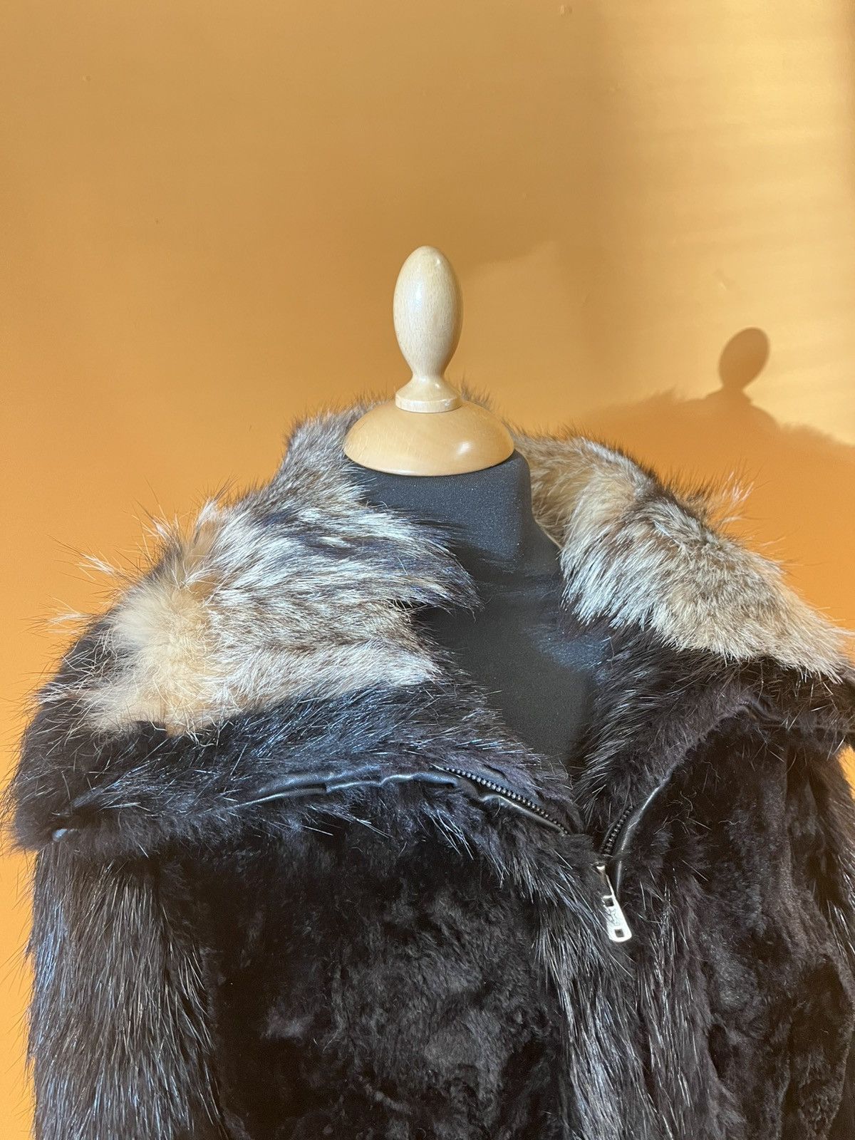 Yves Saint Laurent Yves Saint Laurent fur coat Size M / US 6-8 / IT 42-44 - 6 Thumbnail