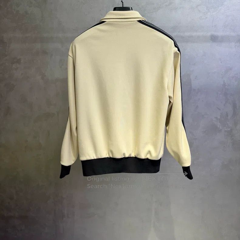 Louis Vuitton Louis Vuitton Beige logo solid striped zip collar blazer j Size US S / EU 44-46 / 1 - 5 Thumbnail