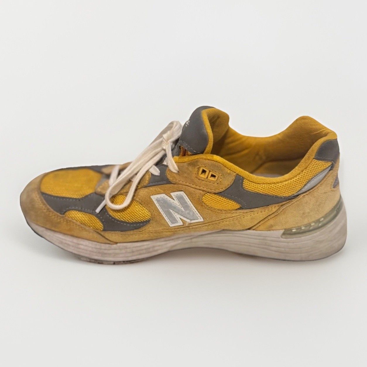 New Balance New Balance 992 “Gold Cream” Yellow Made In USA Size US 11.5 Size US 11.5 / EU 44-45 - 4 Thumbnail