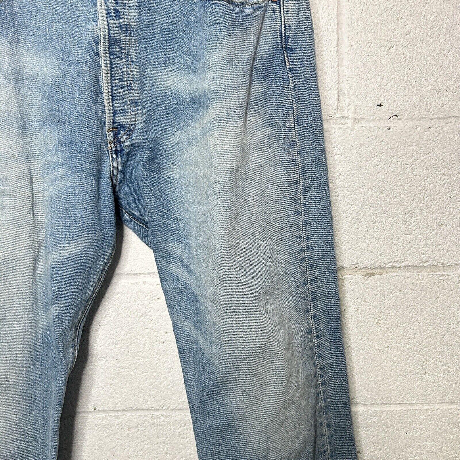 Levi's Levi’s 501 Straight Button Fly “Medium Wash” Size US 36 / EU 52 - 7 Thumbnail