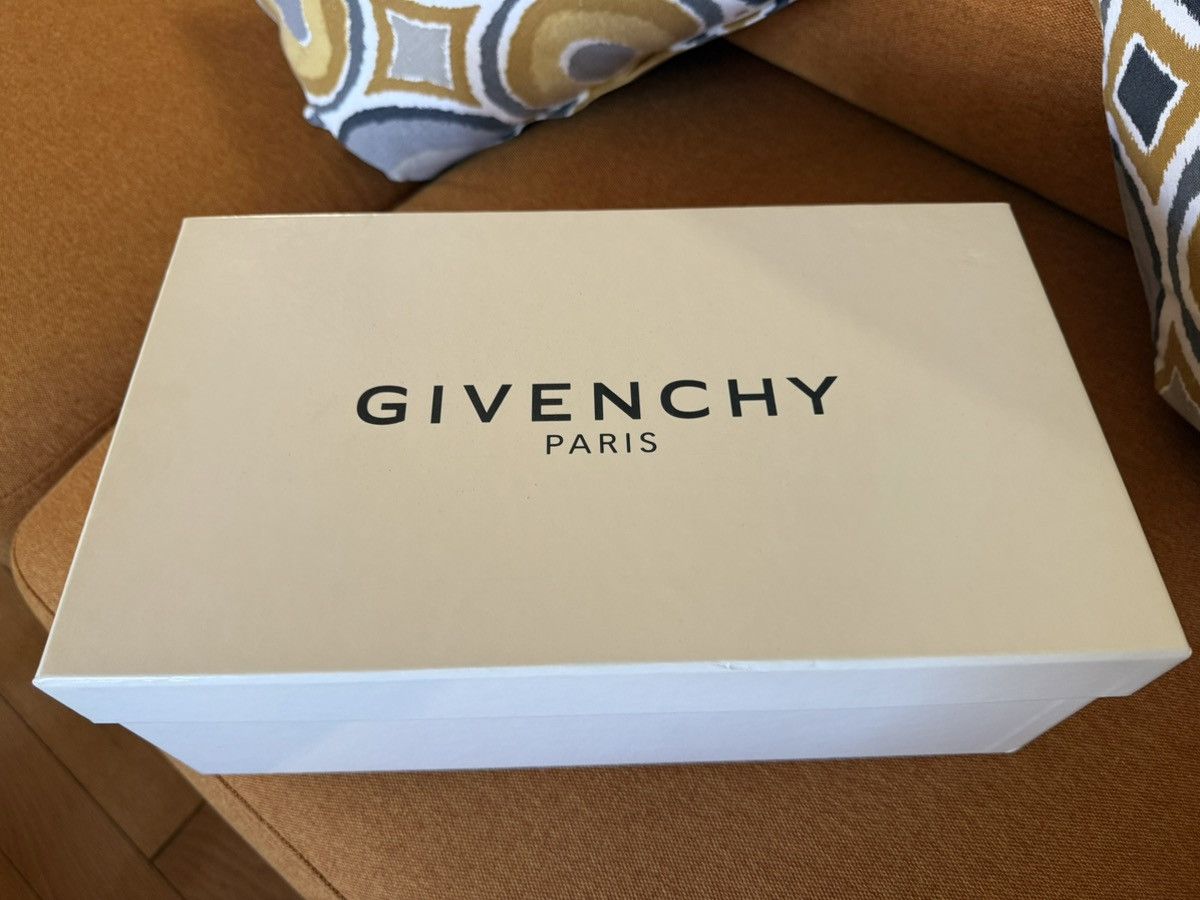 Givenchy Givenchy Urban Street Sneaker Size US 9 / EU 42 - 8 Thumbnail