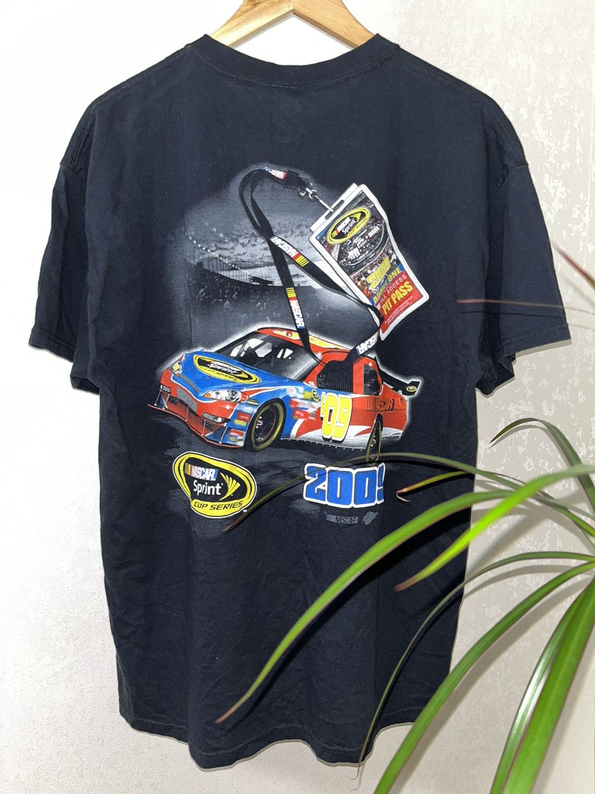 NASCAR × Vintage NASCAR Vintage Racing 2009 T Shirt Size US XL / EU 56 / 4 - 2 Thumbnail